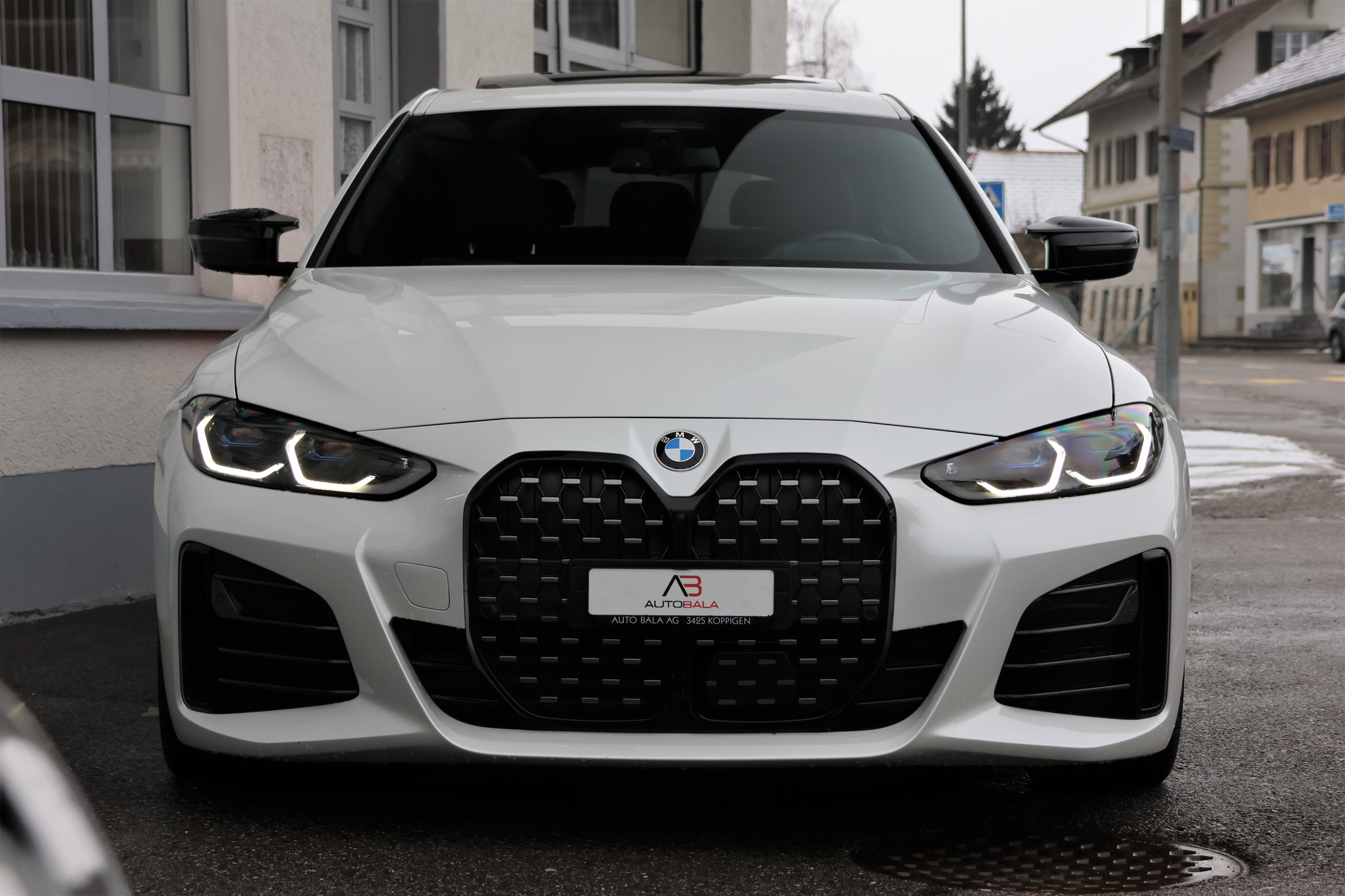 listing desktop thumbnail image 1