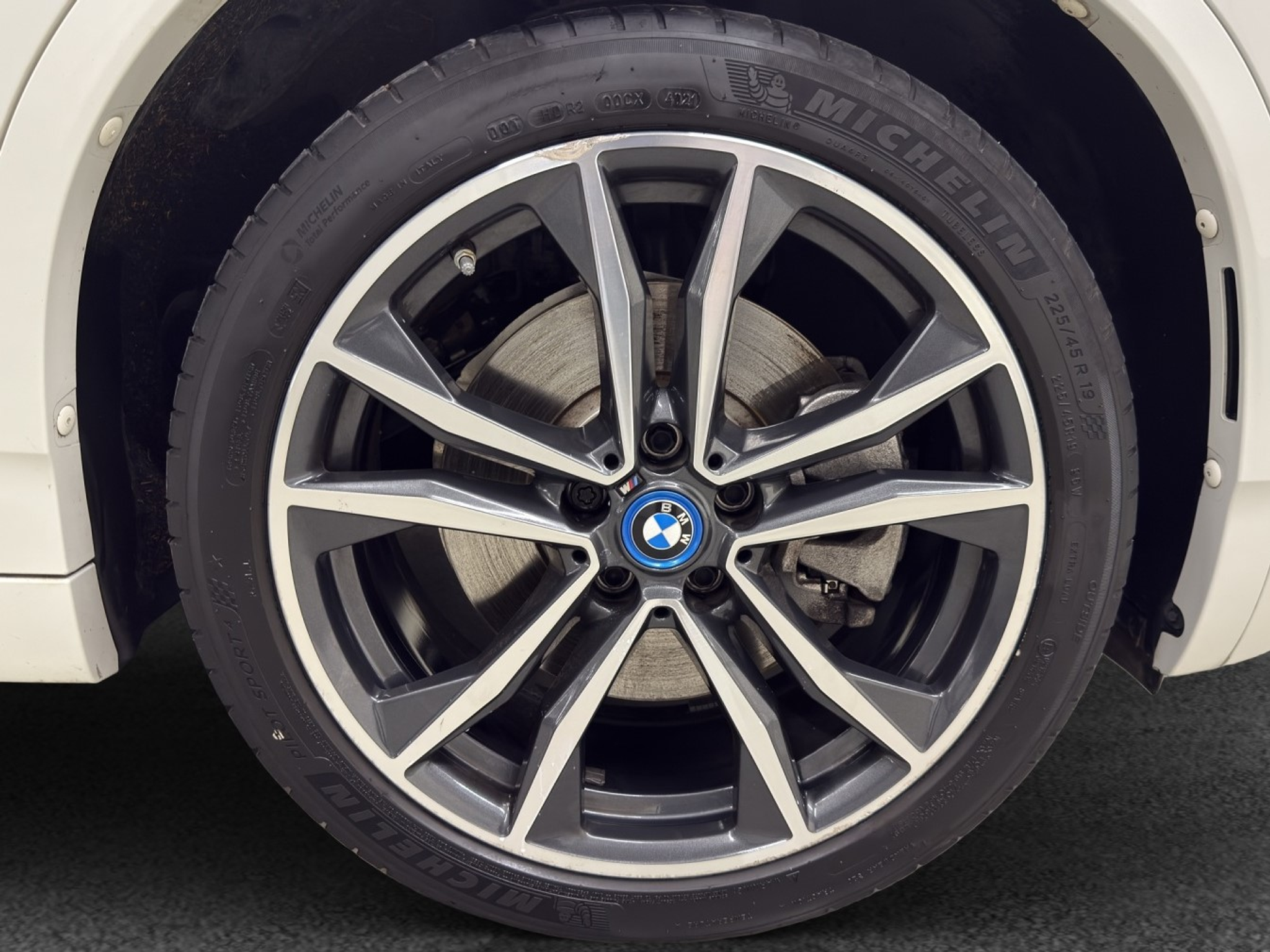 listing desktop thumbnail image 11