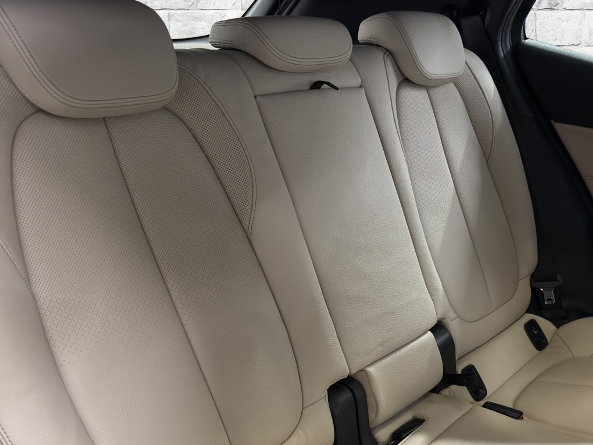 listing desktop thumbnail image 15