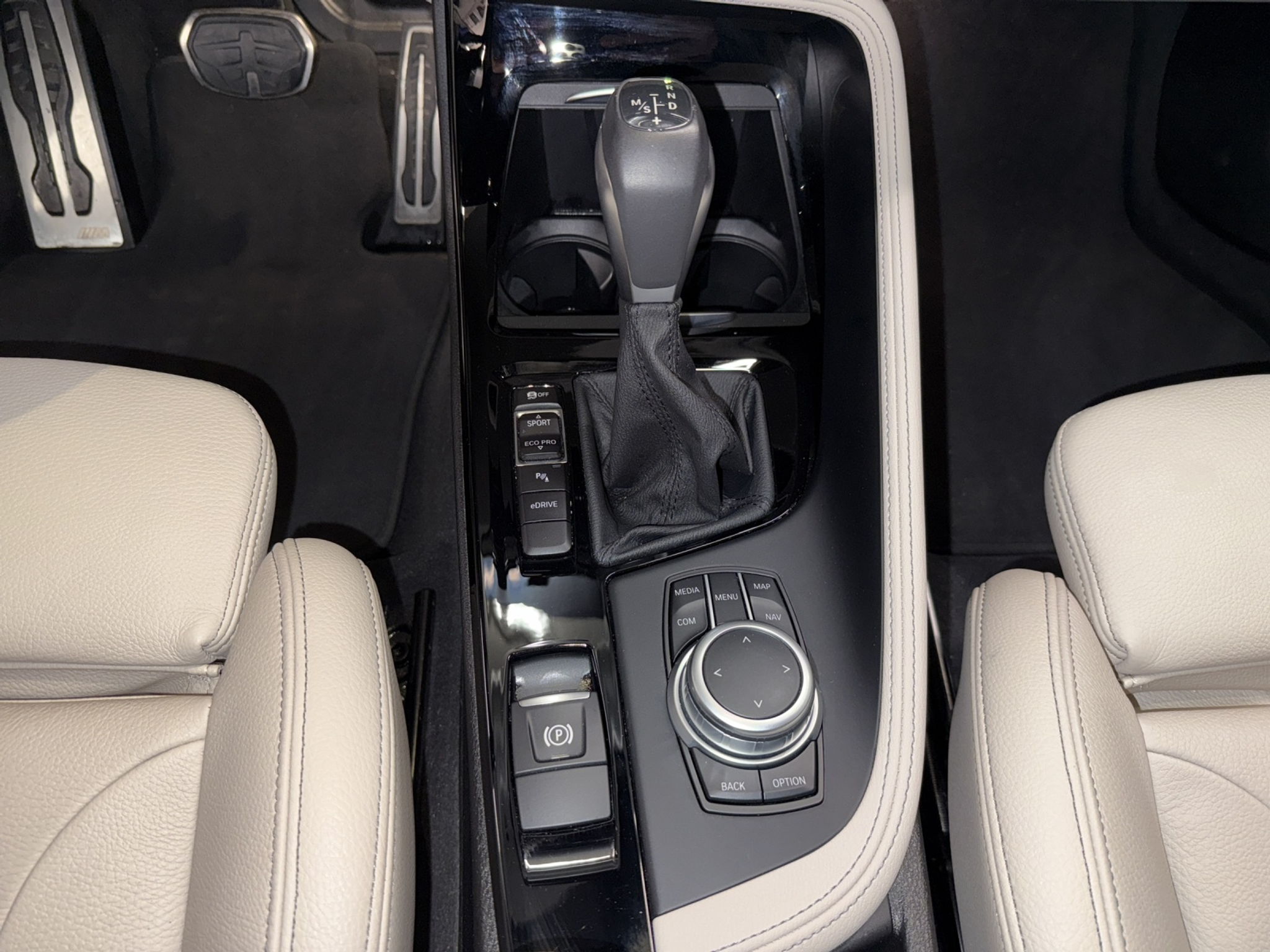 listing desktop thumbnail image 16