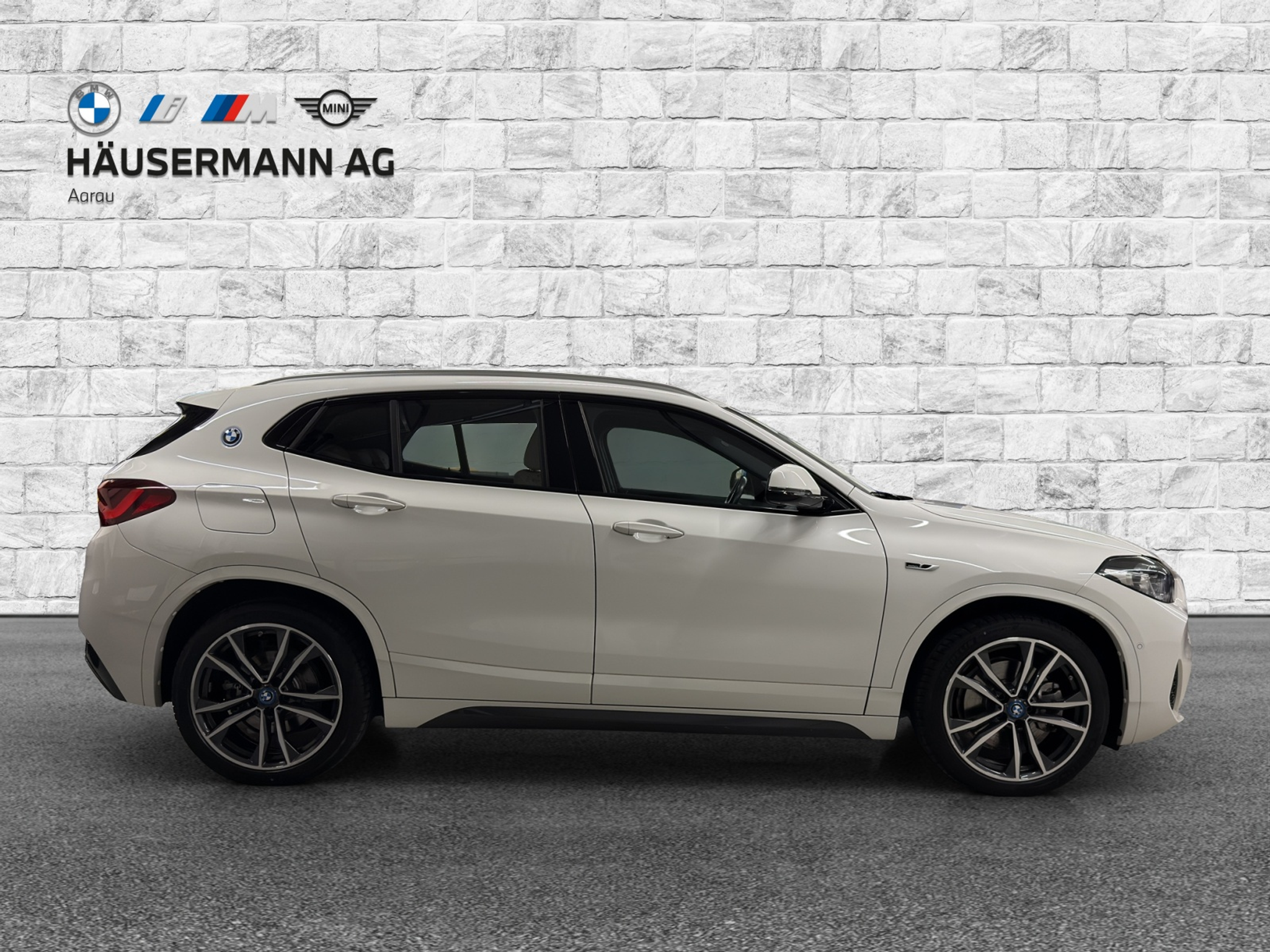 listing desktop thumbnail image 3