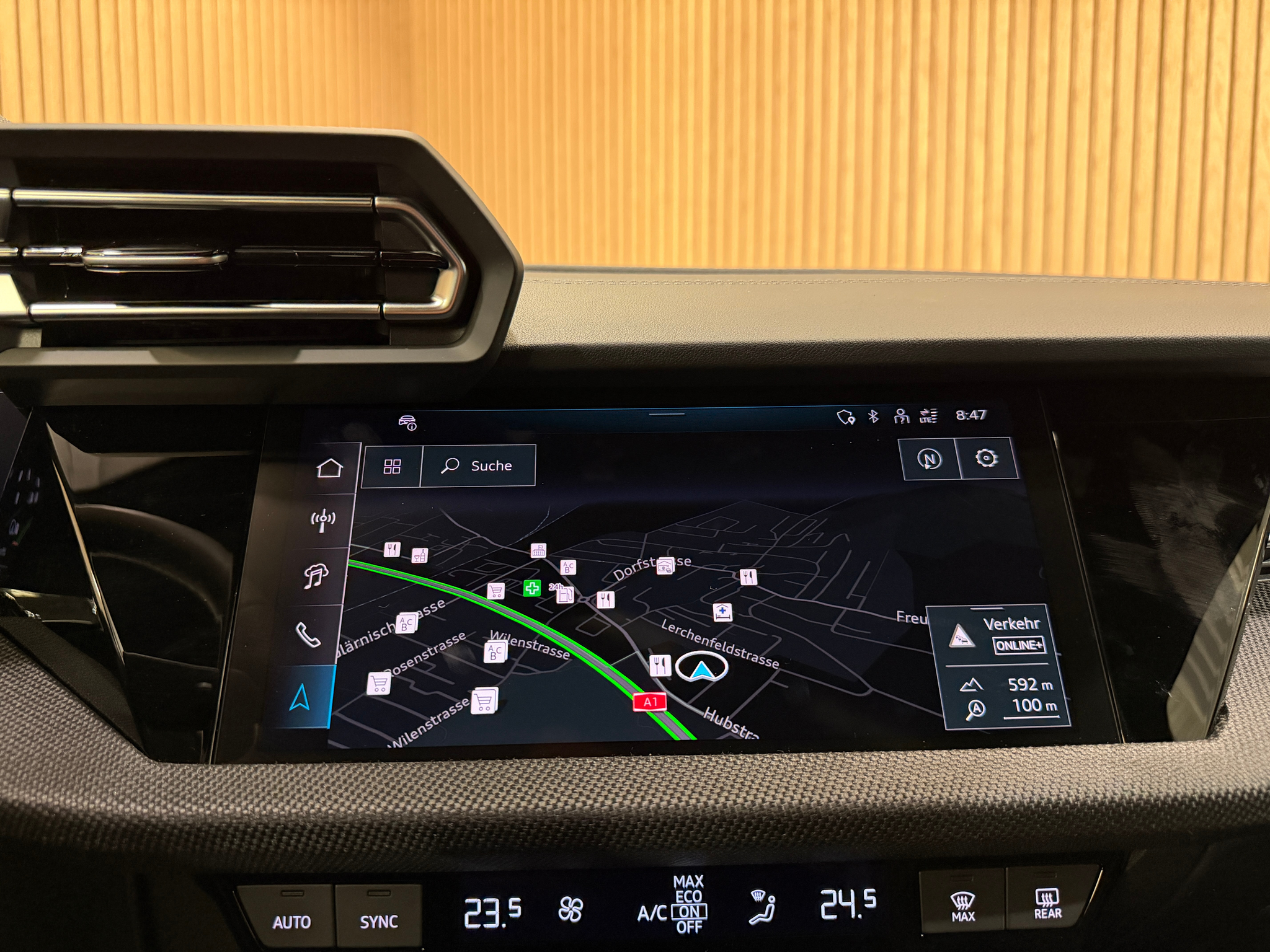 listing desktop thumbnail image 16