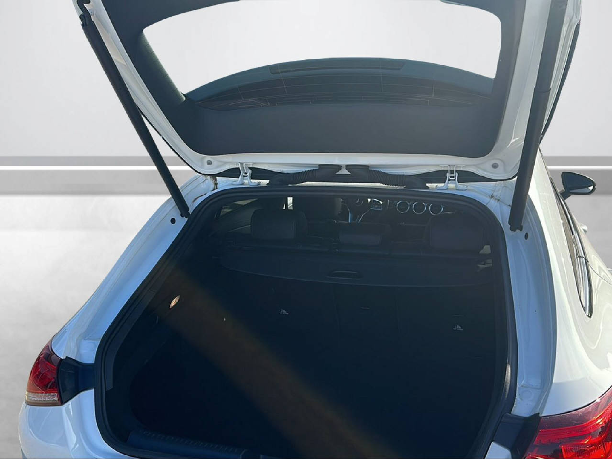 listing desktop thumbnail image 8