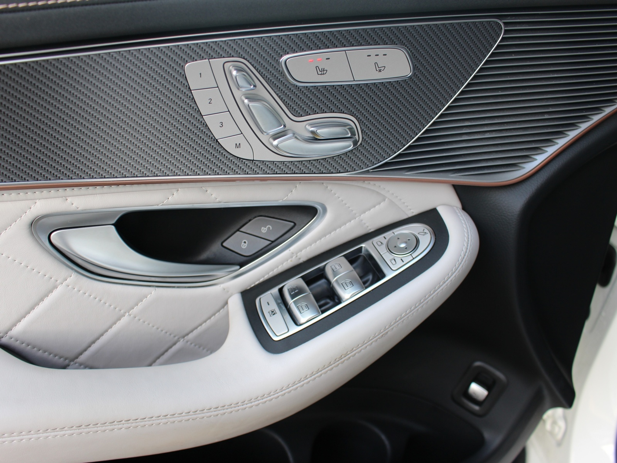 listing desktop thumbnail image 10