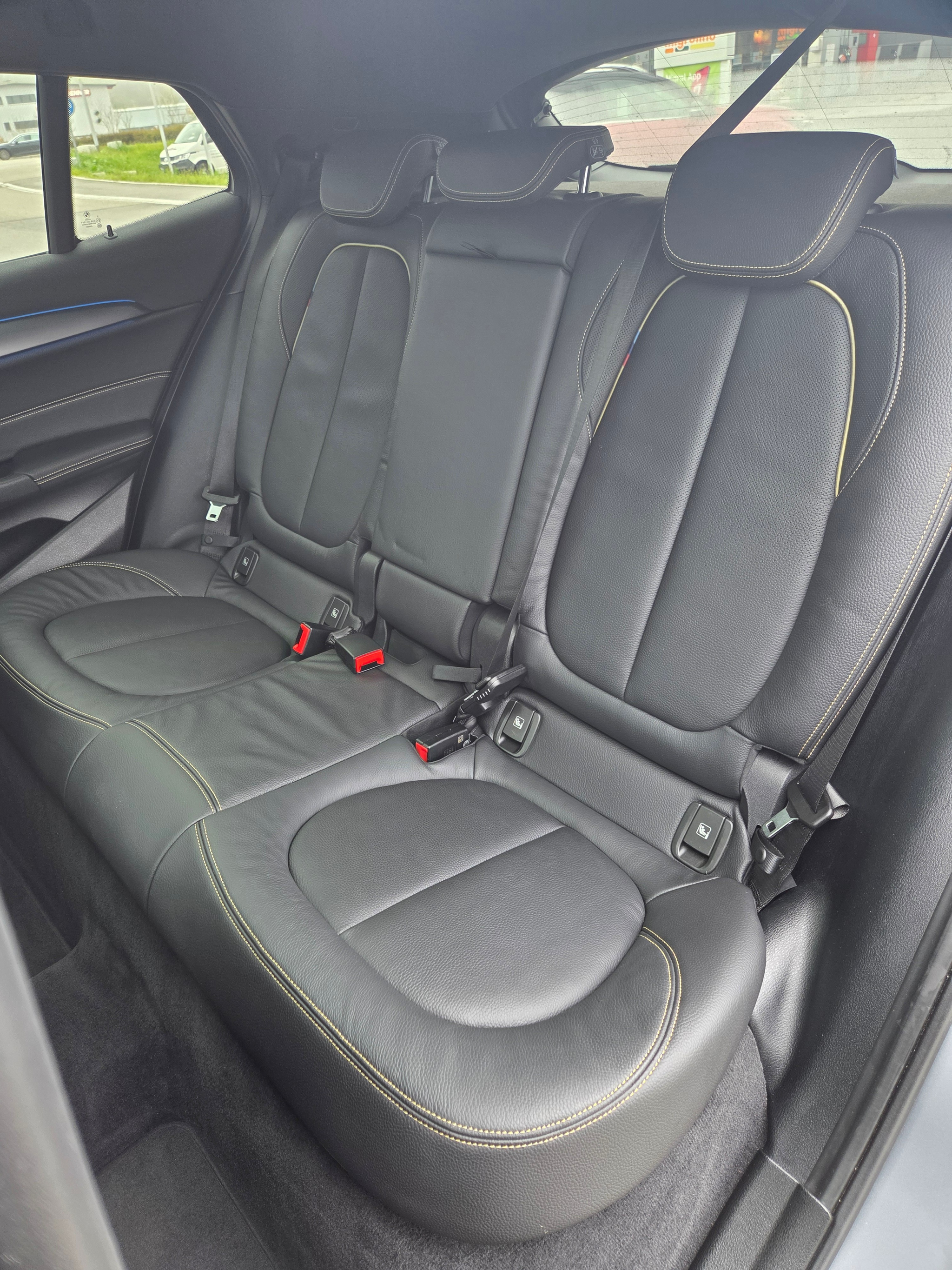 listing desktop thumbnail image 9