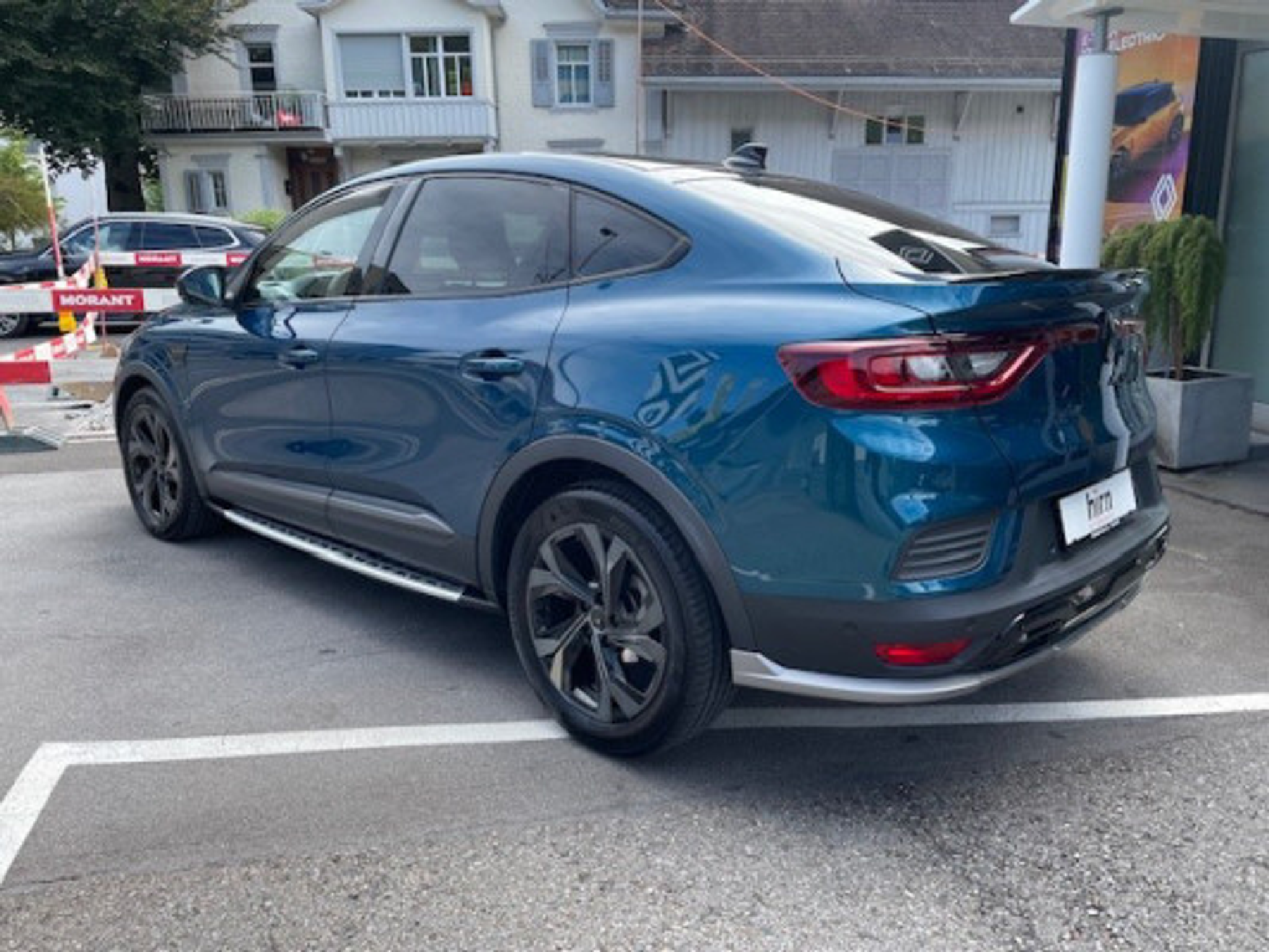 listing desktop thumbnail image 1