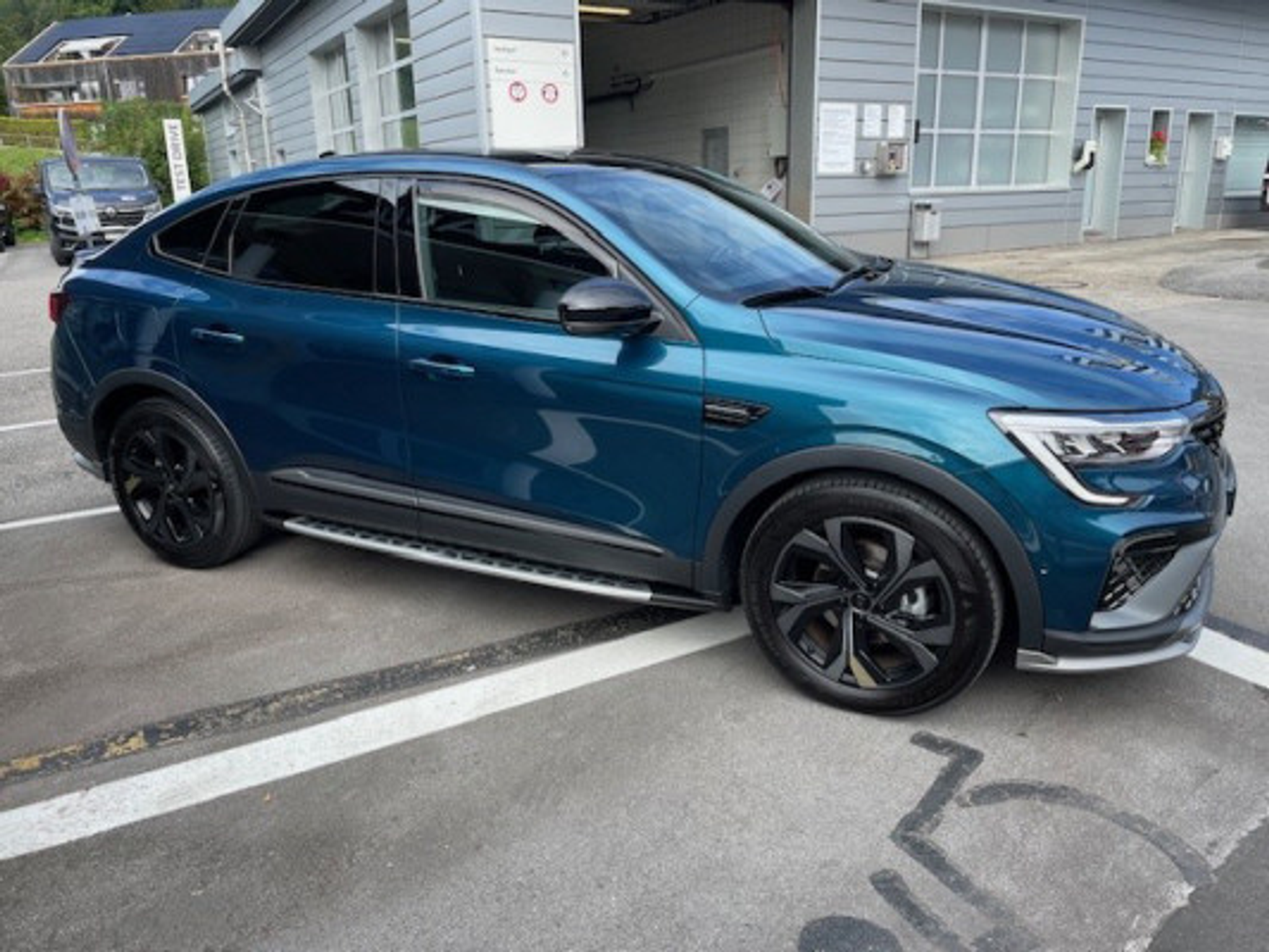 listing desktop thumbnail image 3