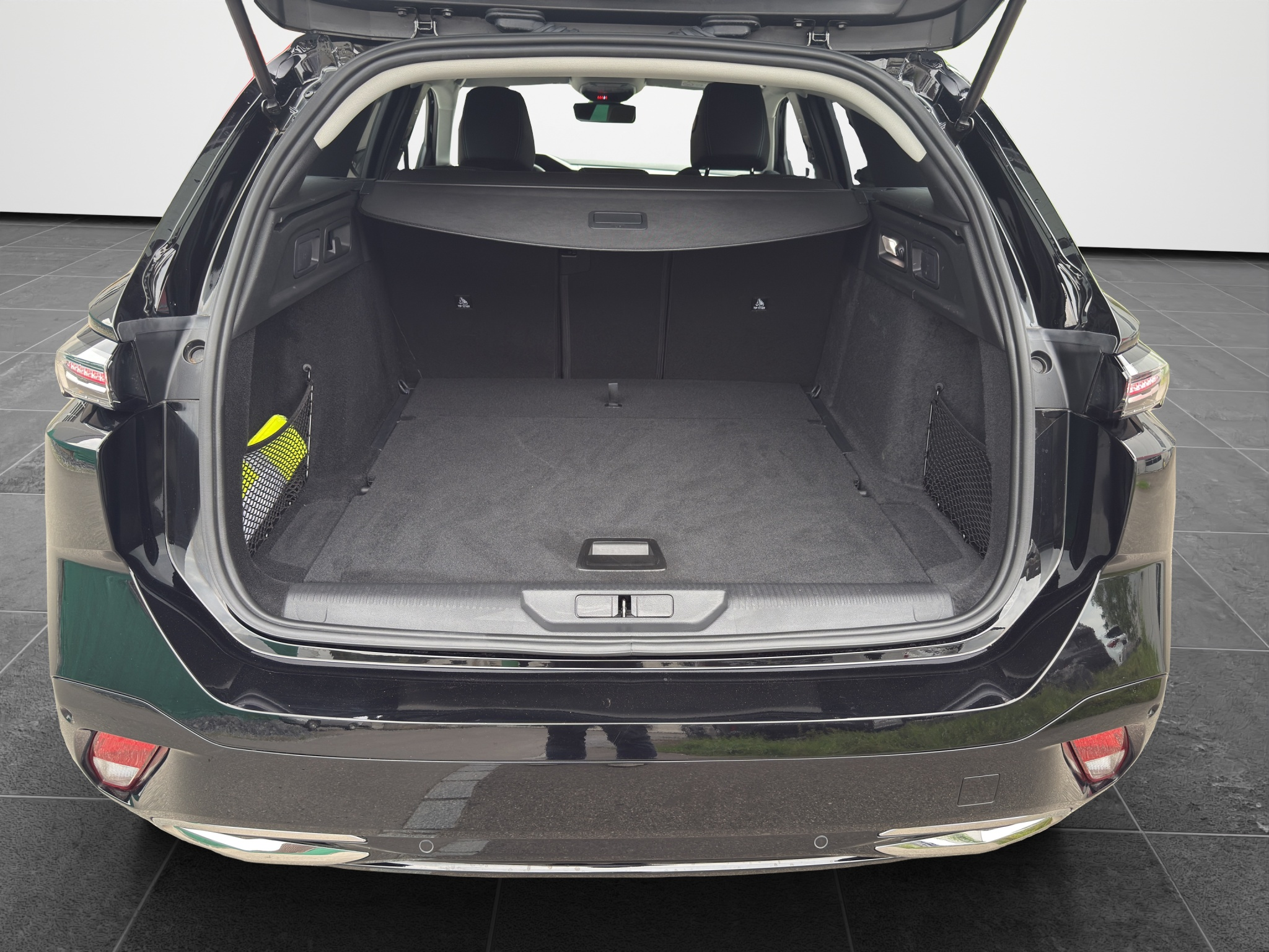 listing desktop thumbnail image 11