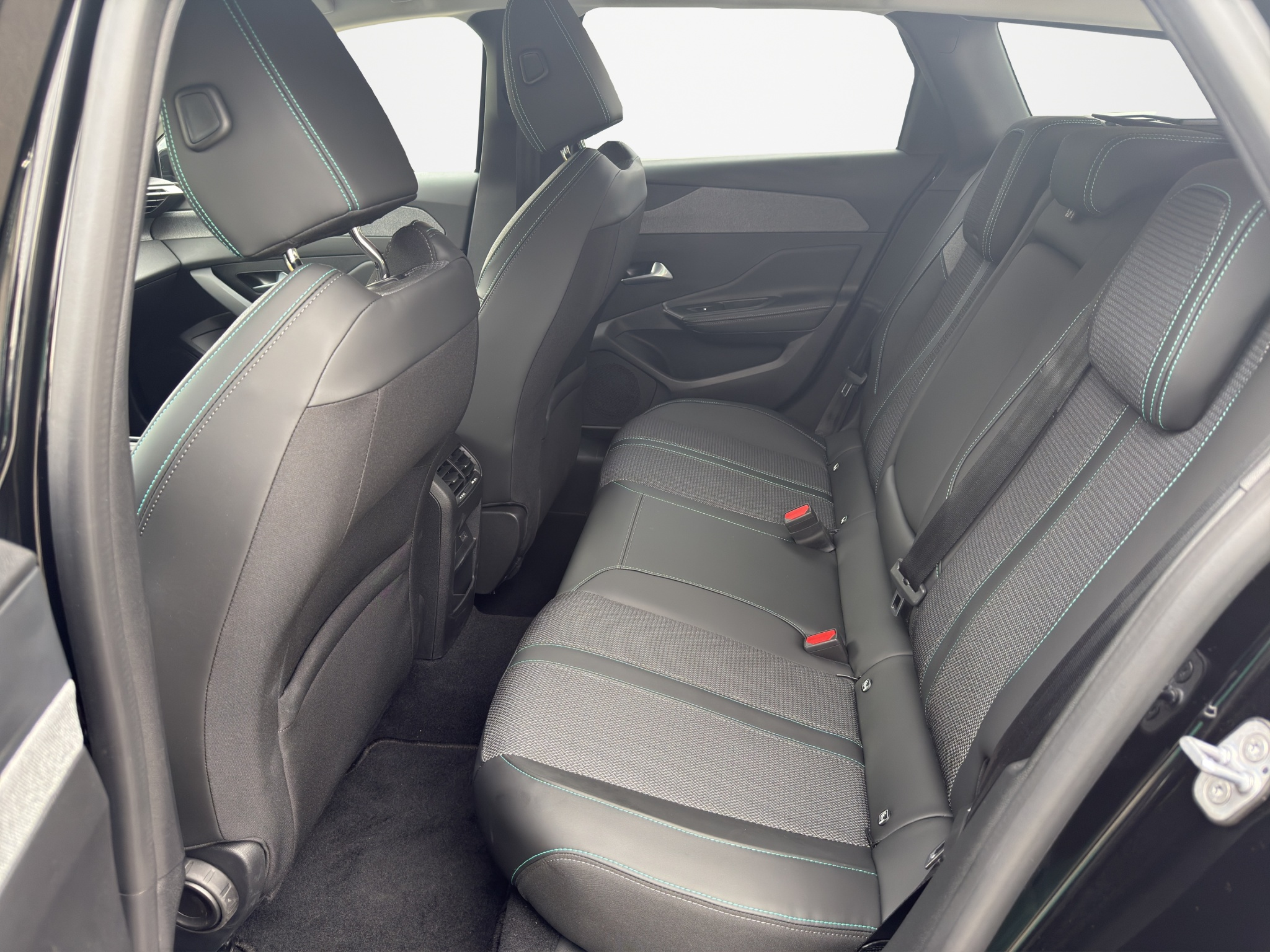 listing desktop thumbnail image 8