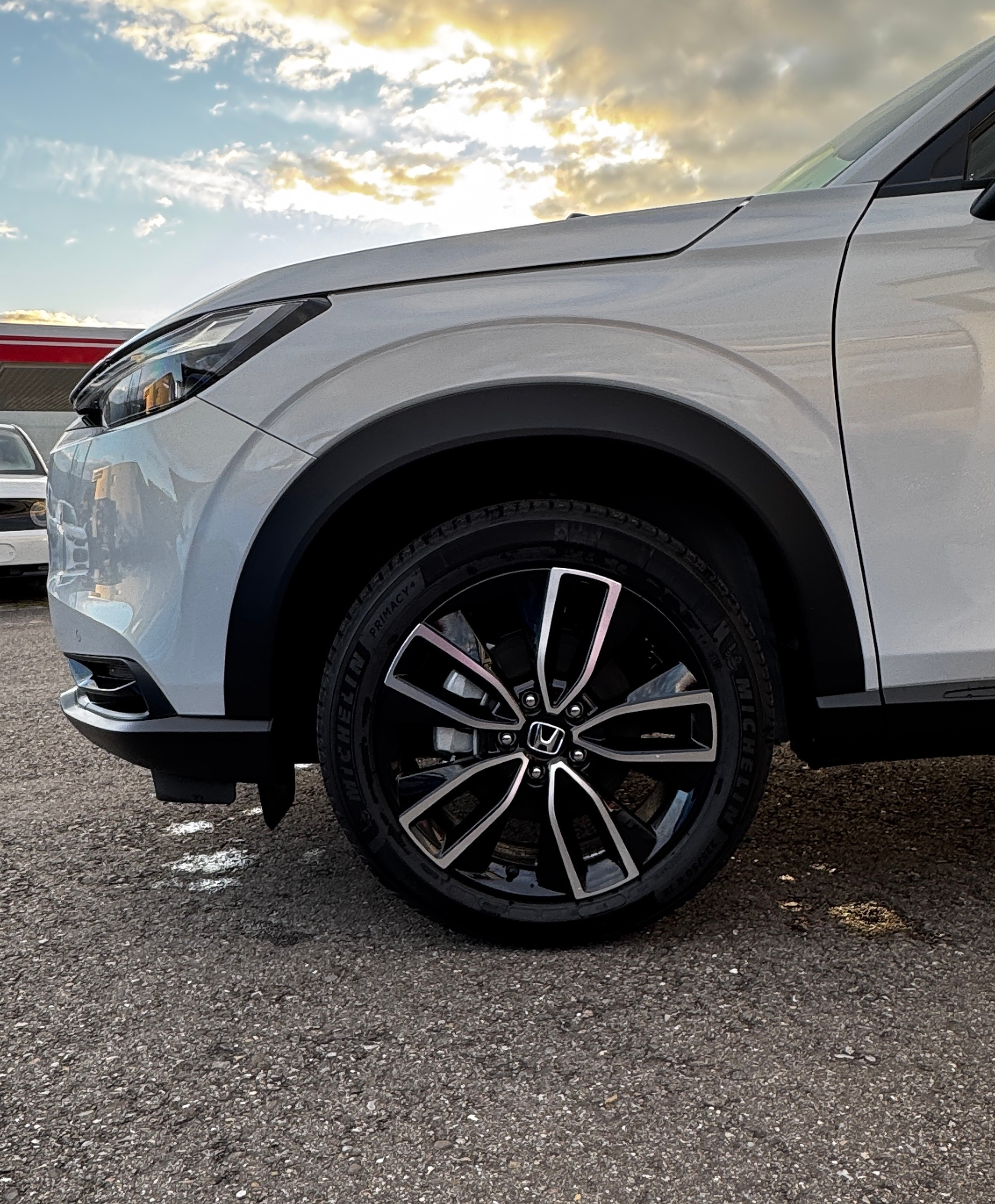 listing desktop thumbnail image 1