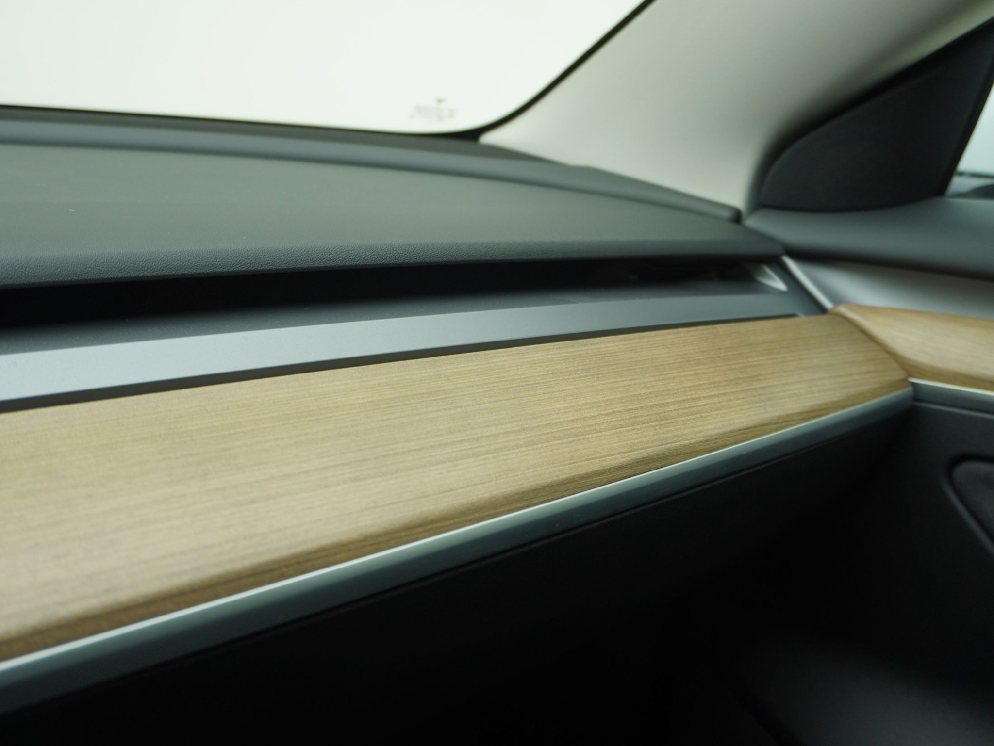 listing desktop thumbnail image 15