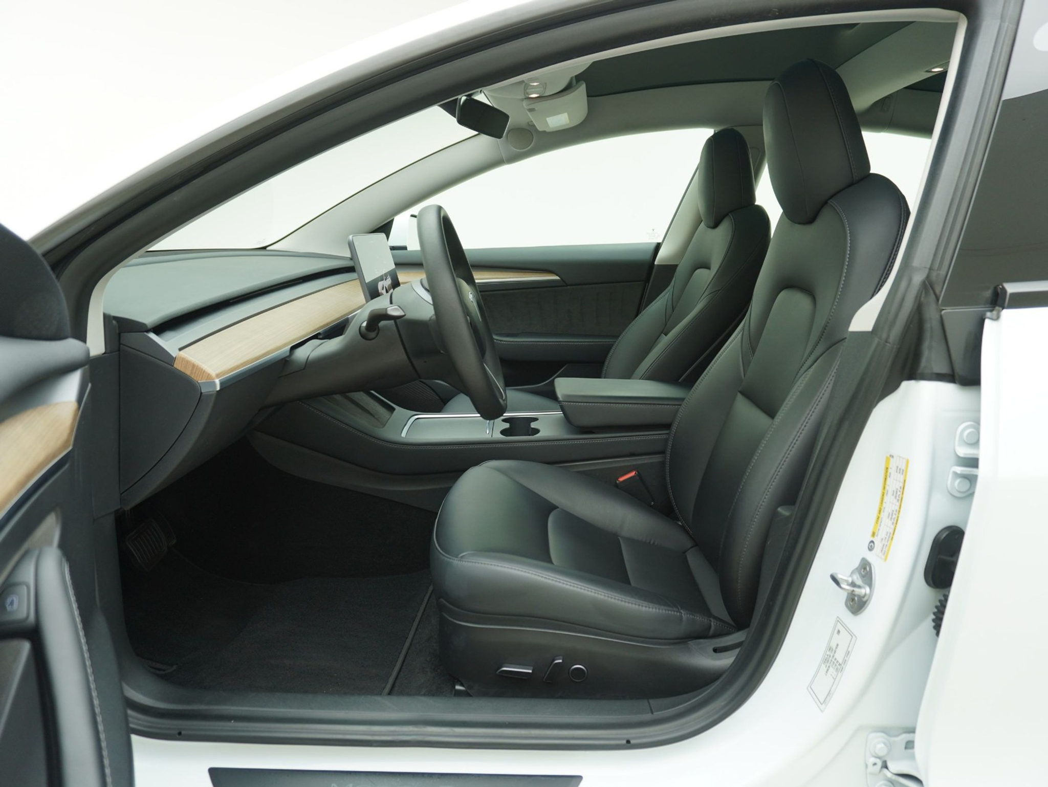 listing desktop thumbnail image 8