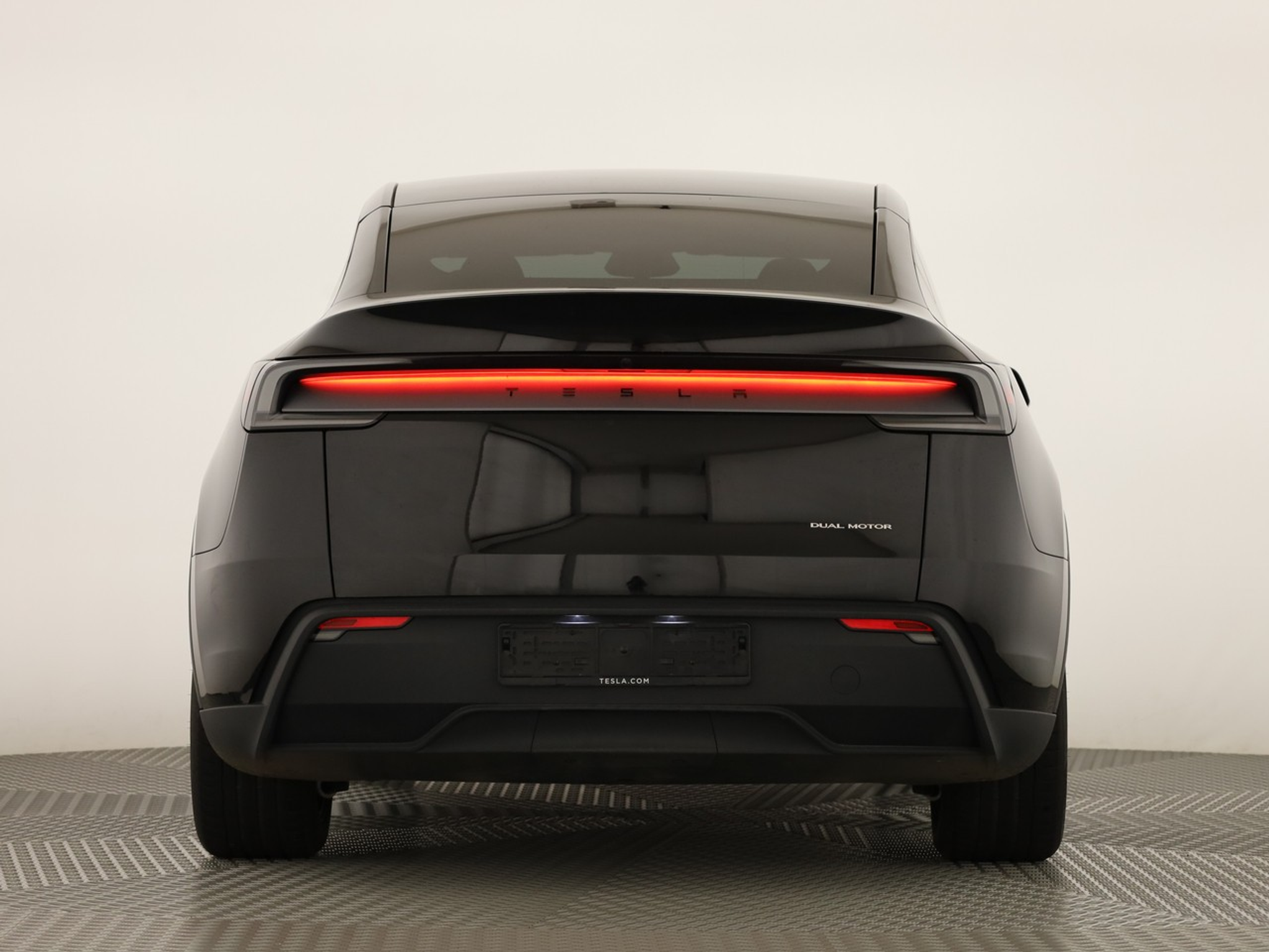 listing desktop thumbnail image 3