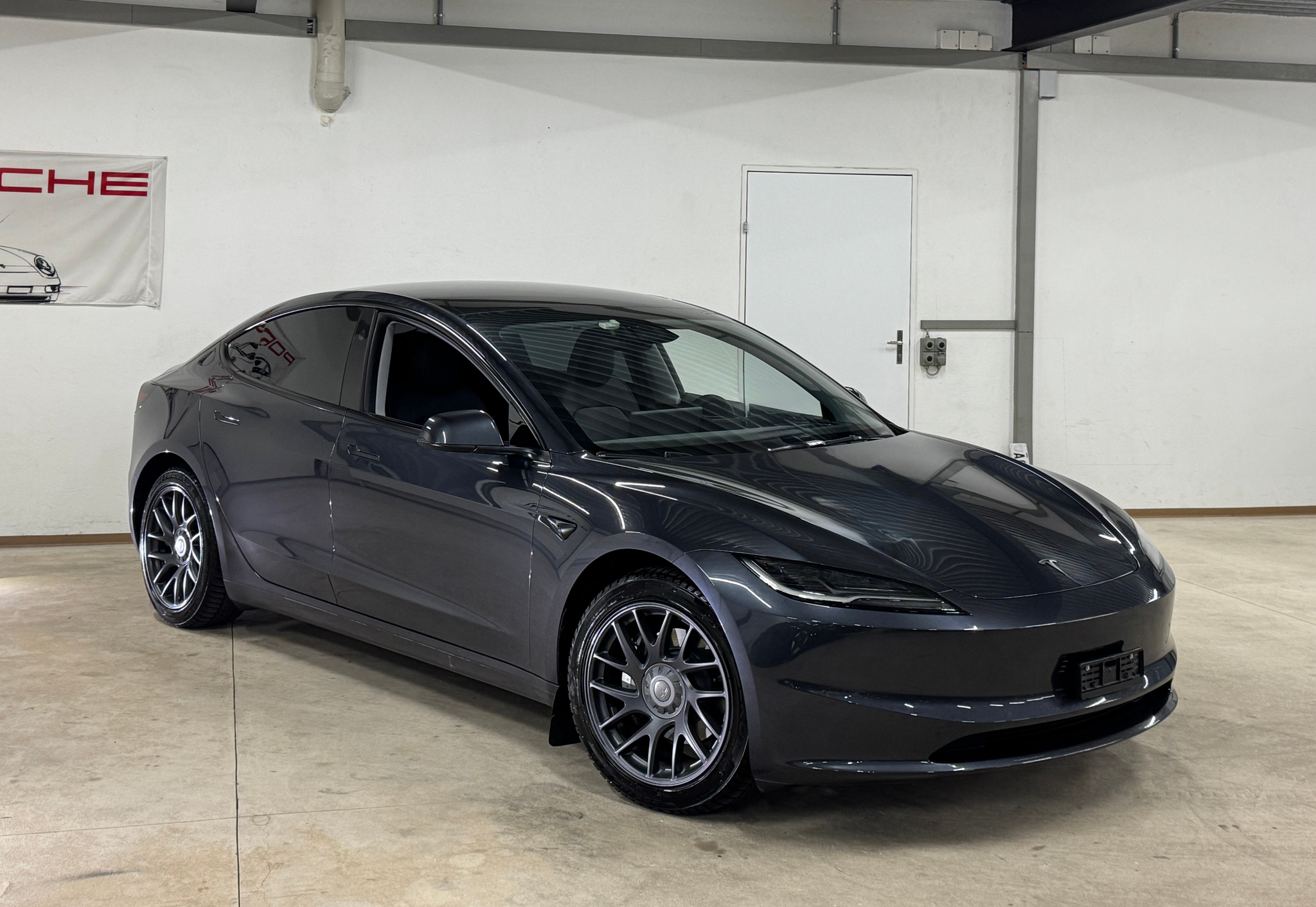 listing desktop thumbnail image 1