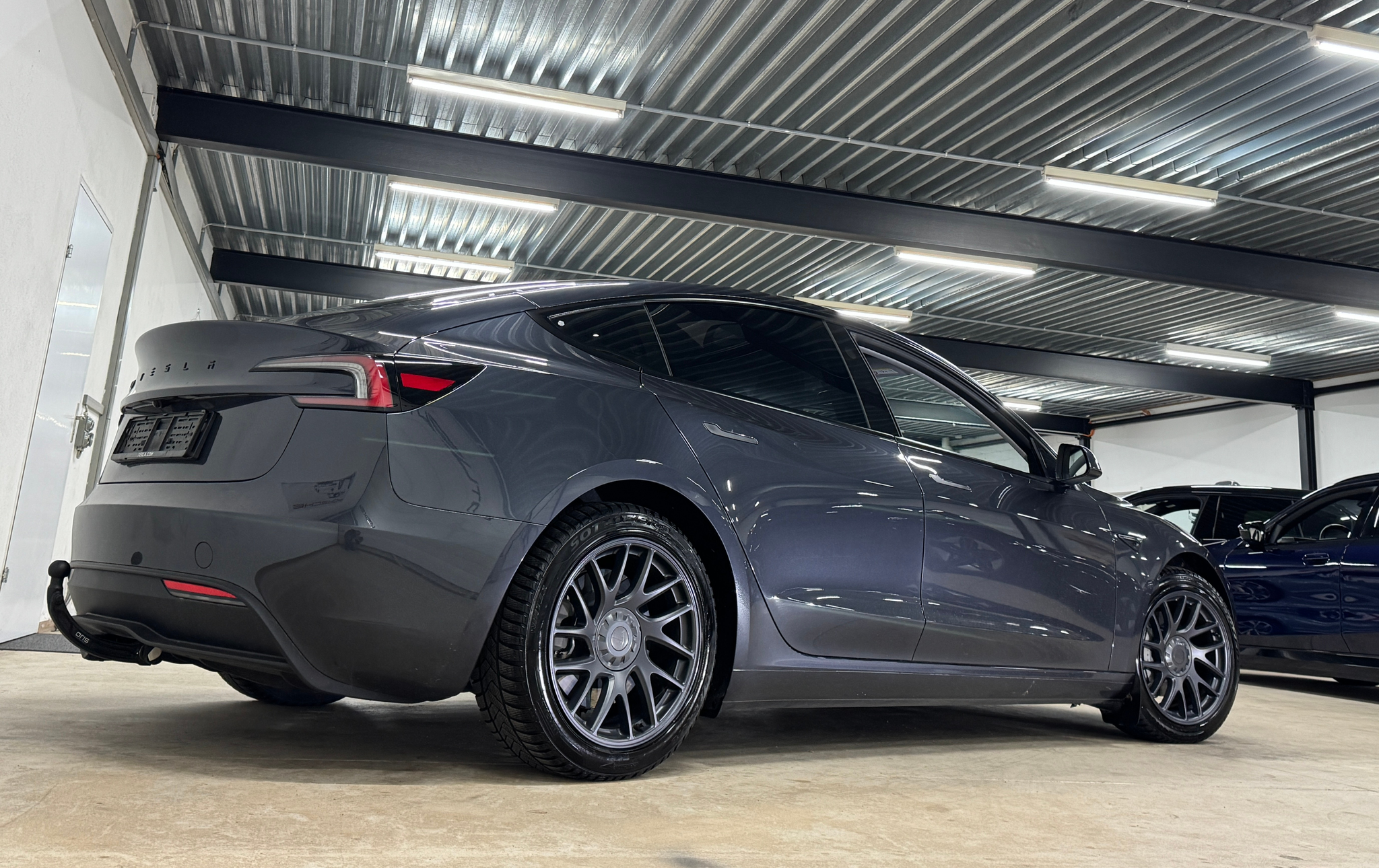 listing desktop thumbnail image 3