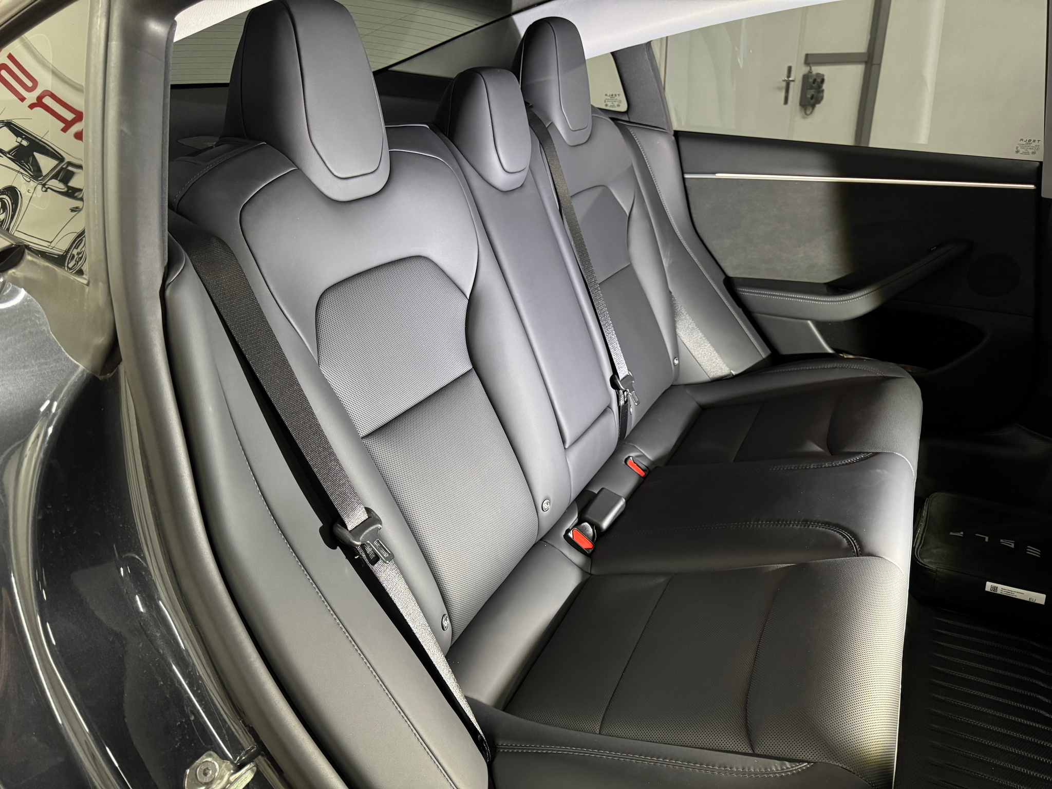 listing desktop thumbnail image 7