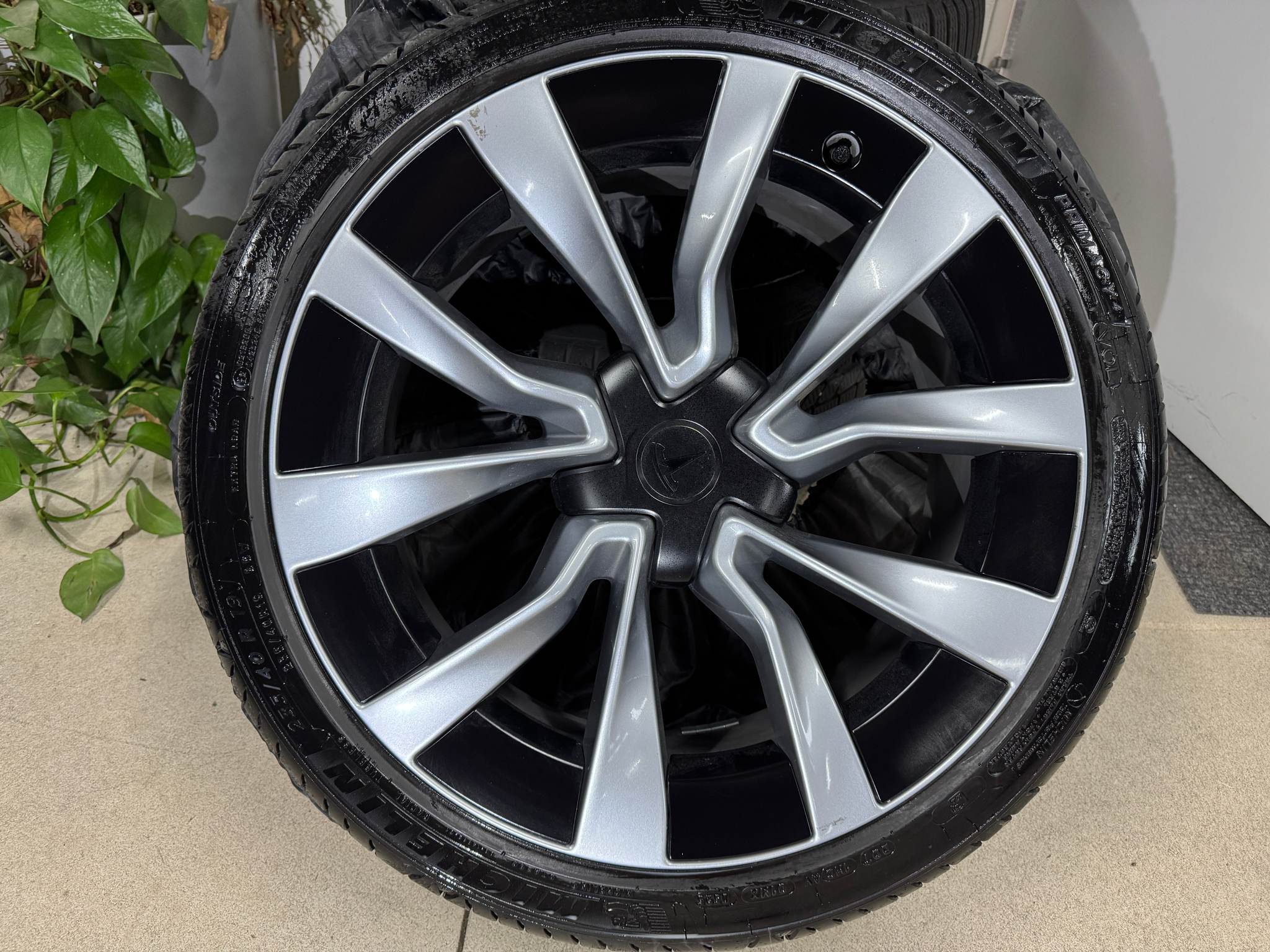 listing desktop thumbnail image 11