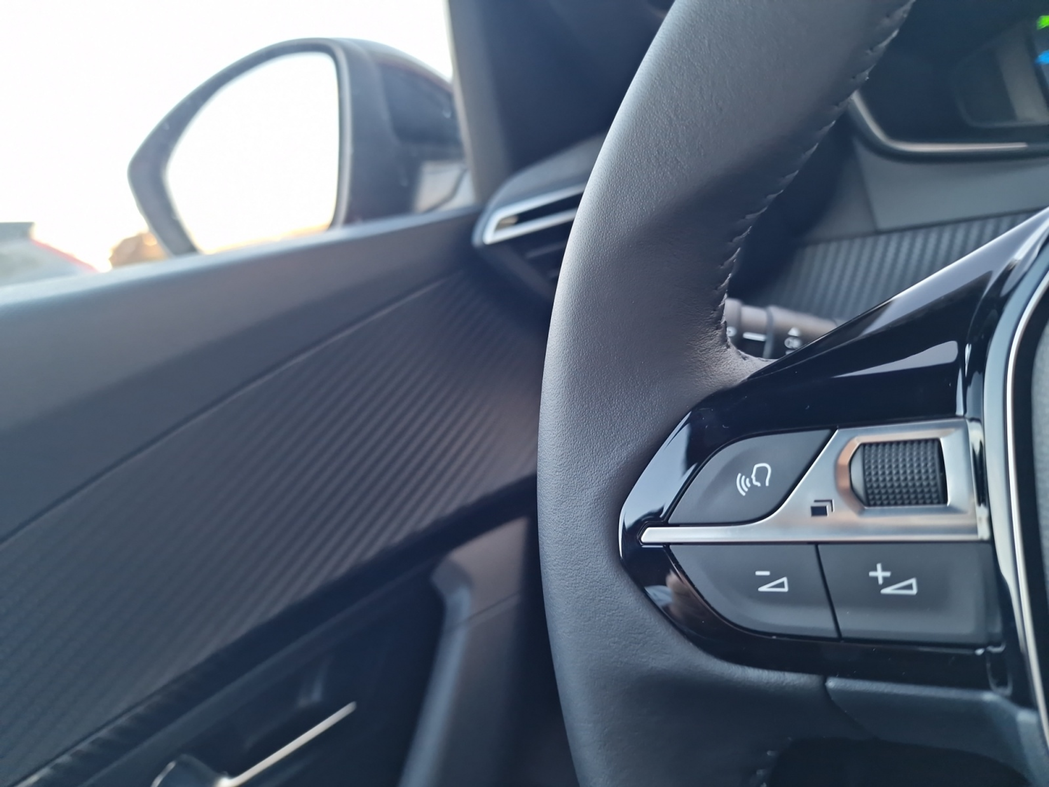 listing desktop thumbnail image 12