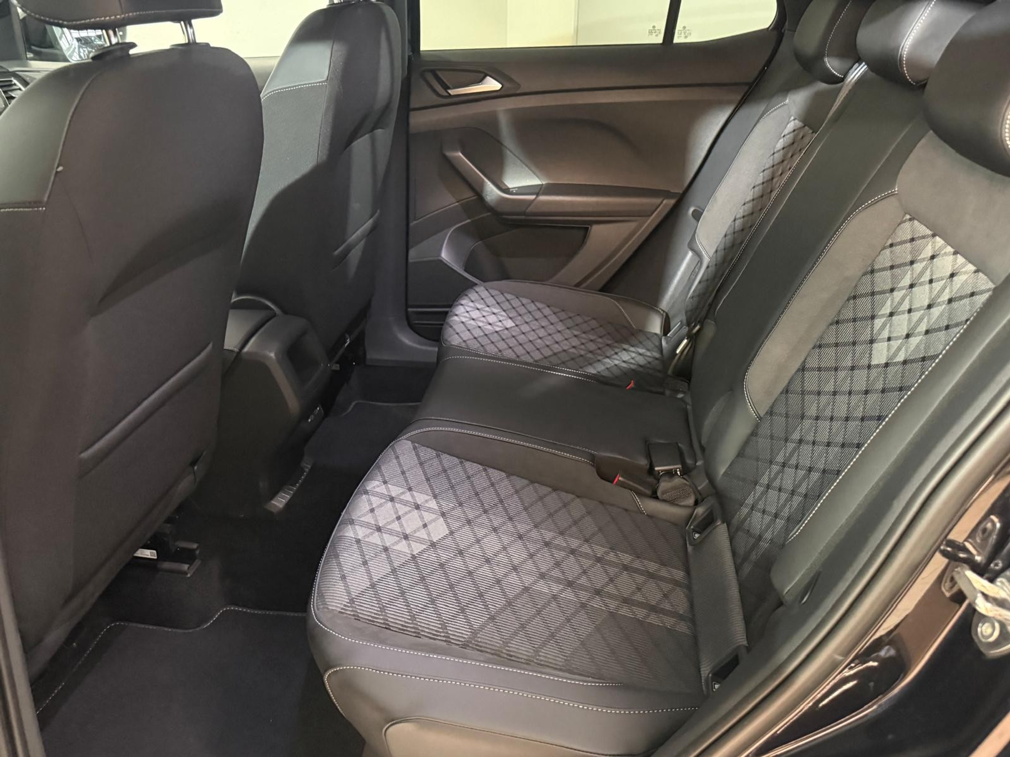 listing desktop thumbnail image 9