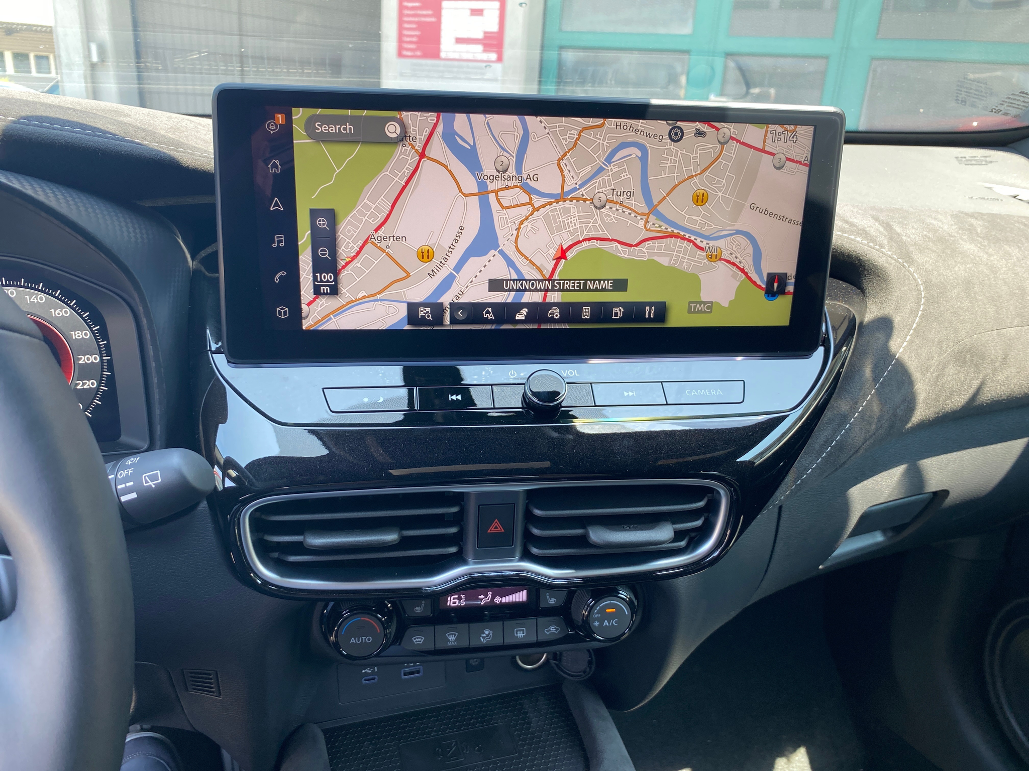 listing desktop thumbnail image 12