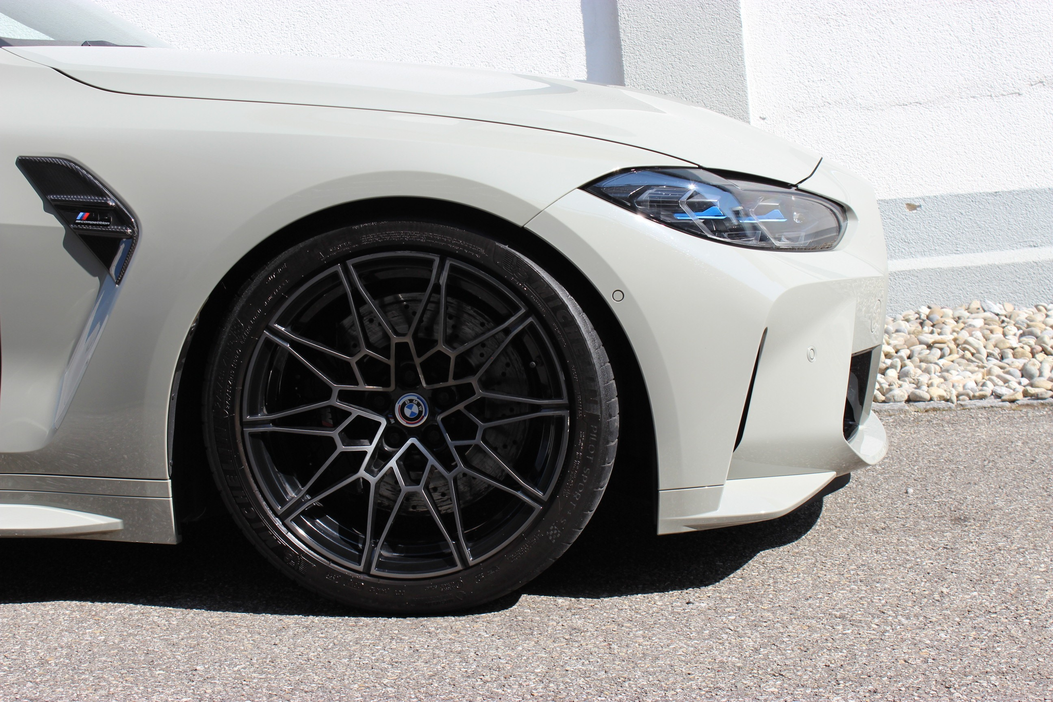 listing desktop thumbnail image 6