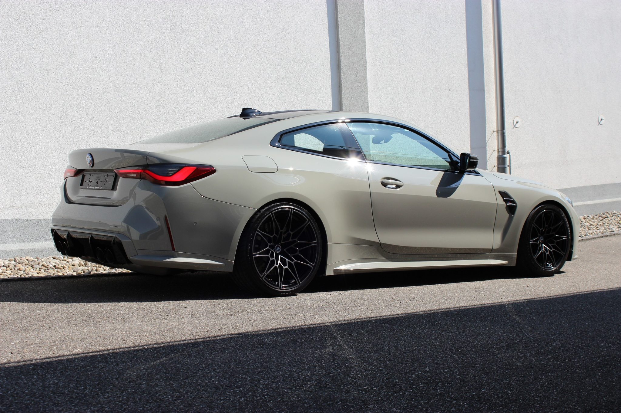 listing desktop thumbnail image 0