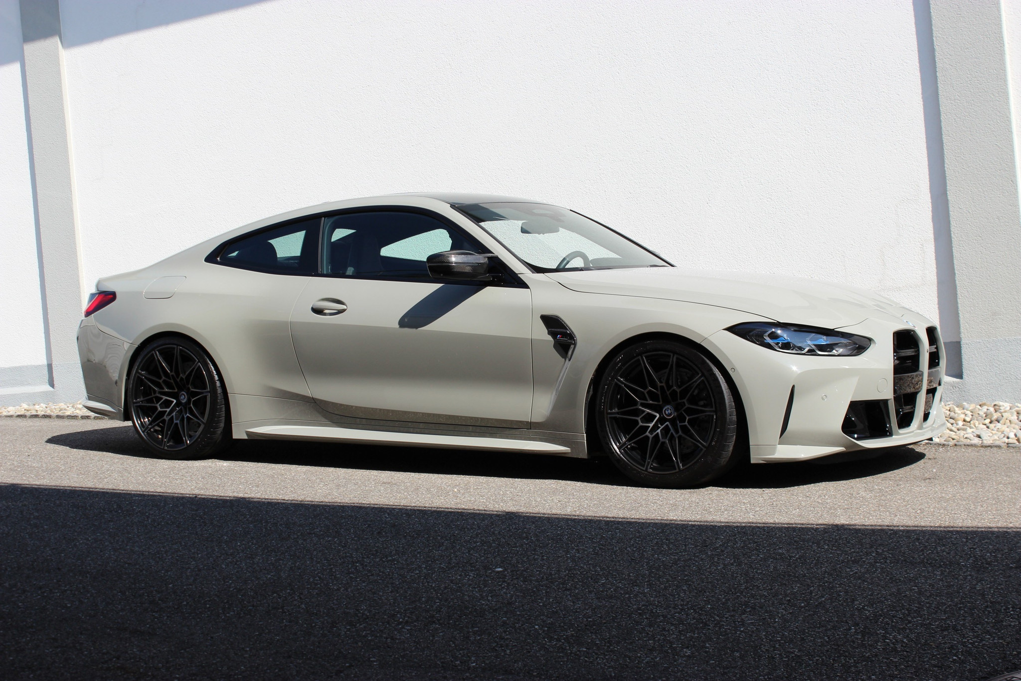 listing desktop thumbnail image 2