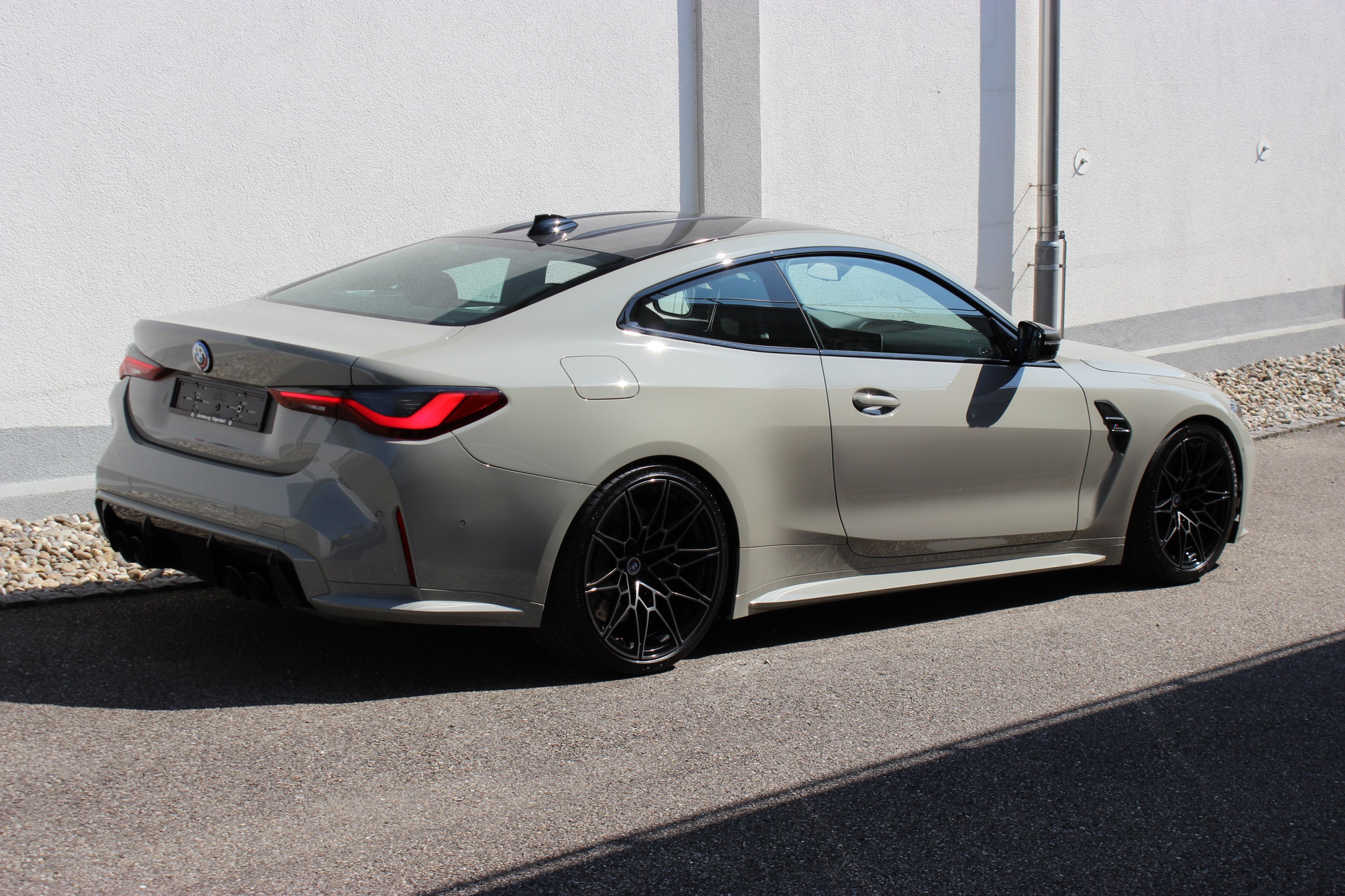 listing desktop thumbnail image 5