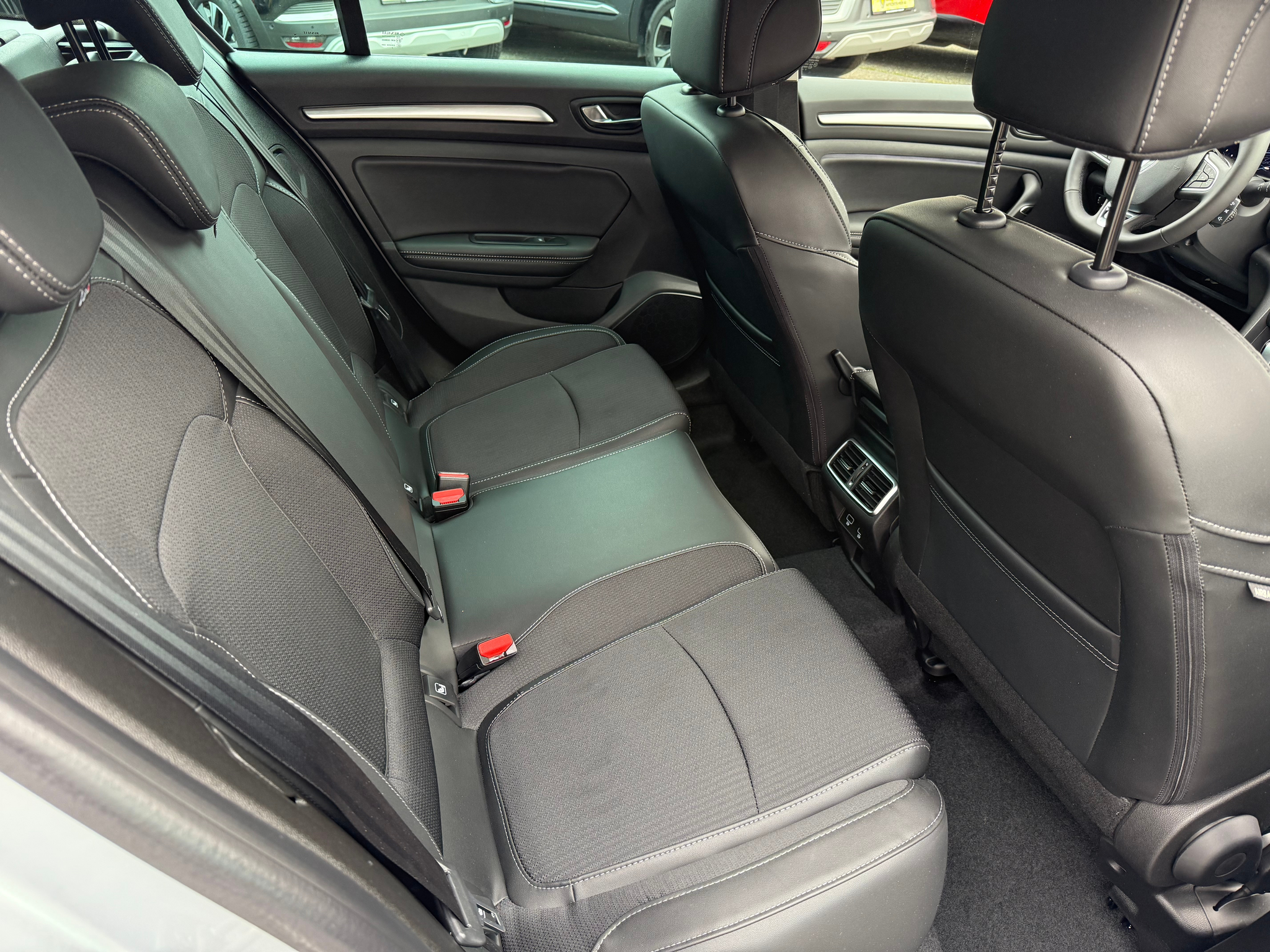 listing desktop thumbnail image 11