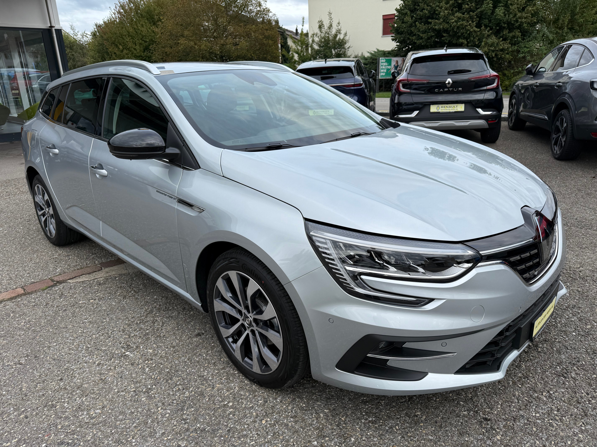 listing desktop thumbnail image 7