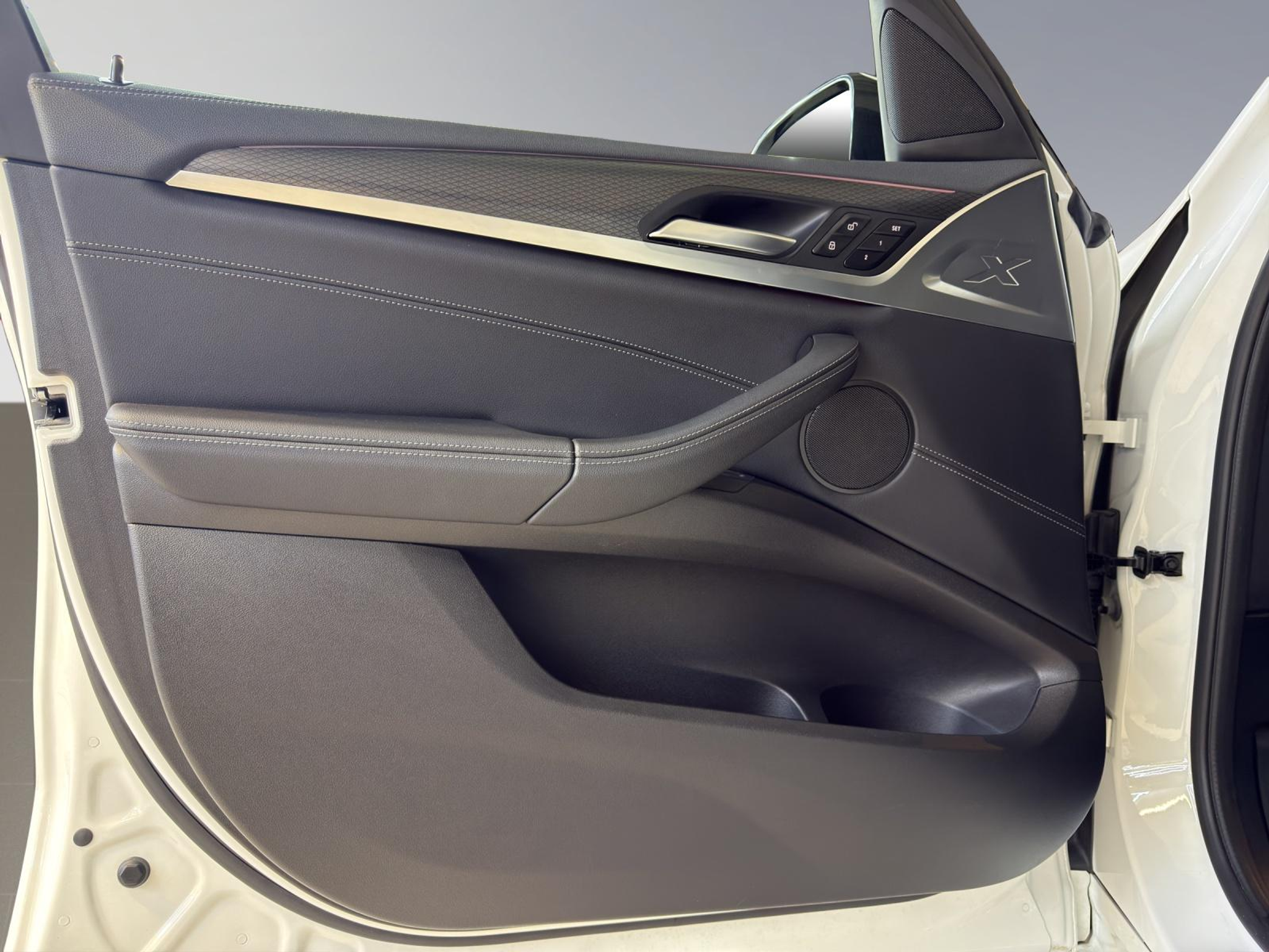 listing desktop thumbnail image 15