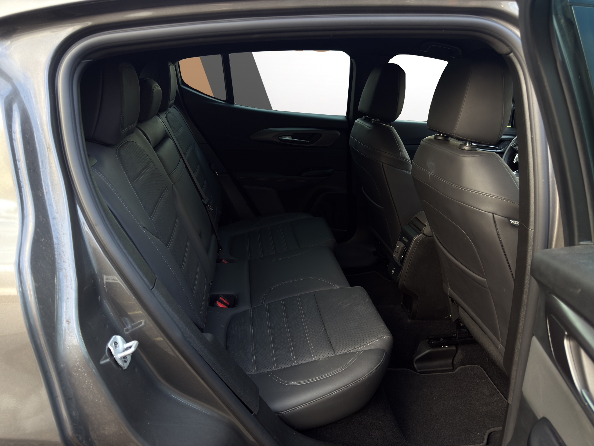 listing desktop thumbnail image 11