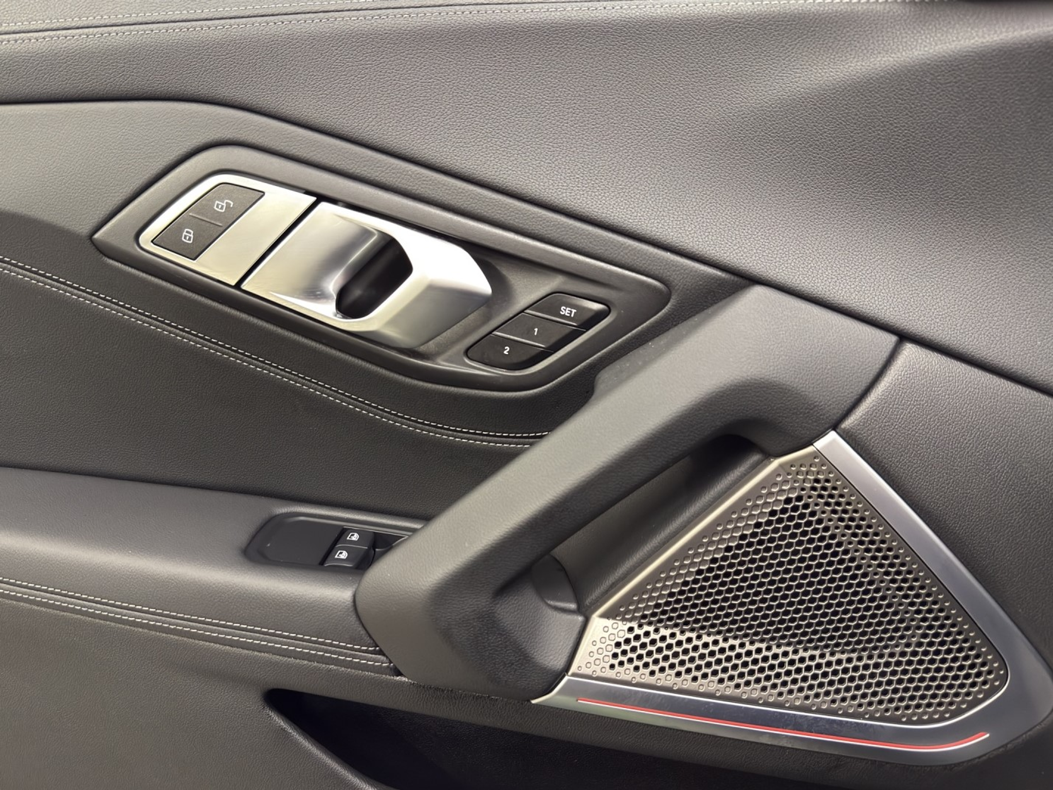 listing desktop thumbnail image 12