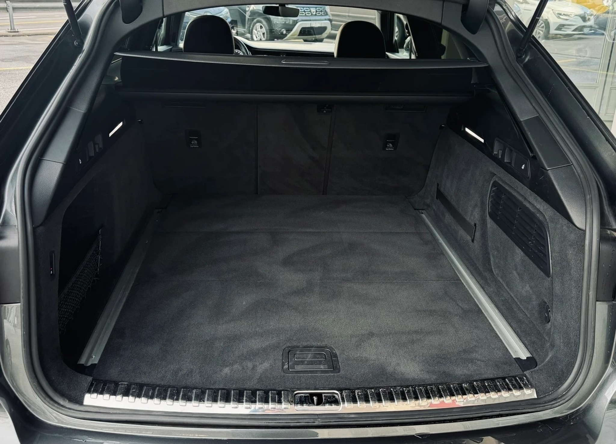 listing desktop thumbnail image 10