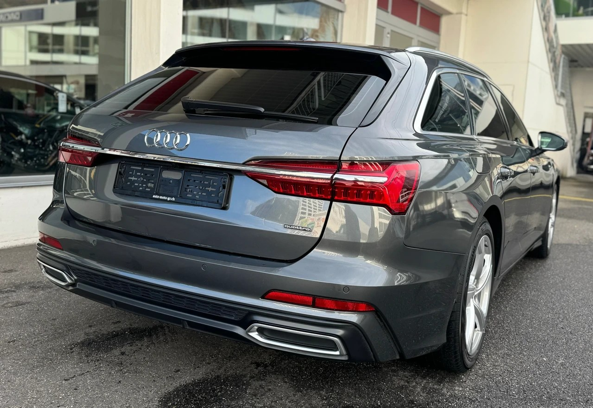 listing desktop thumbnail image 4