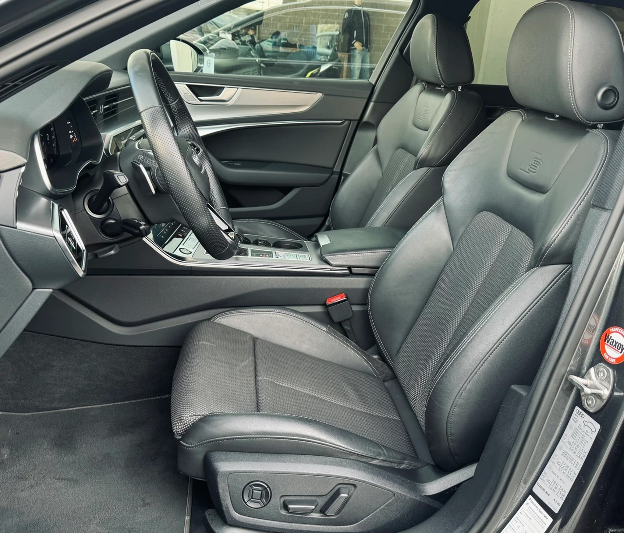 listing desktop thumbnail image 7