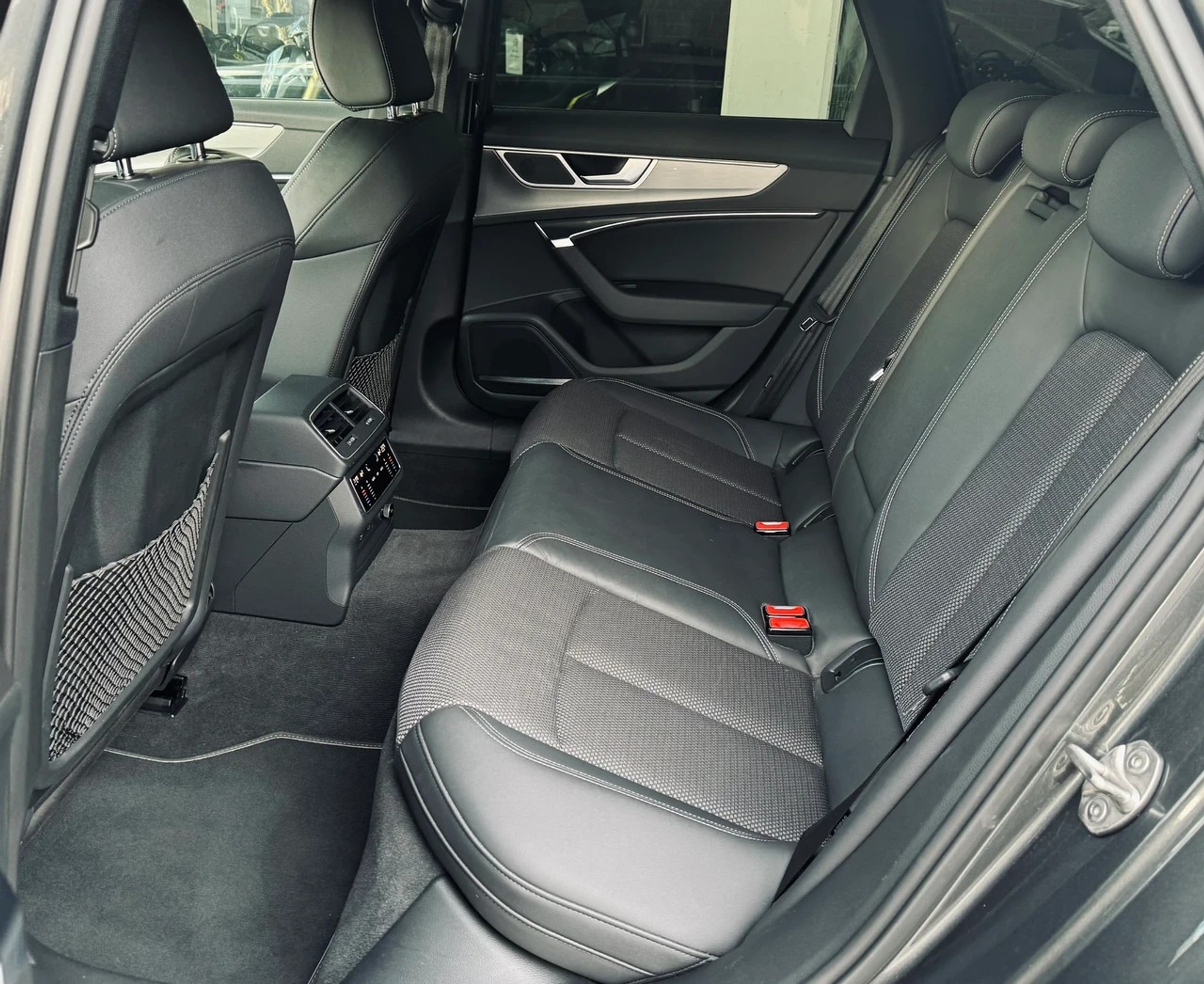 listing desktop thumbnail image 9