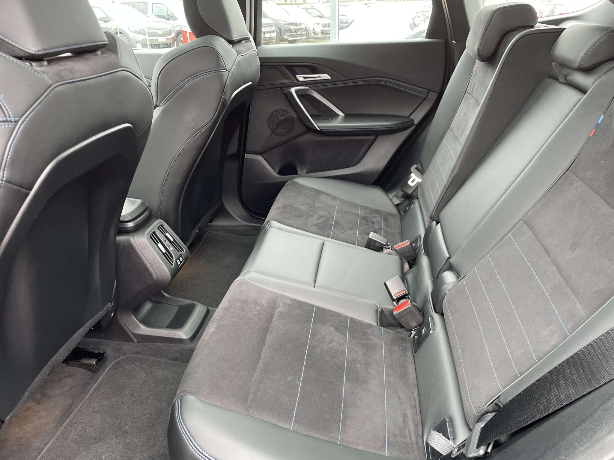 listing desktop thumbnail image 6