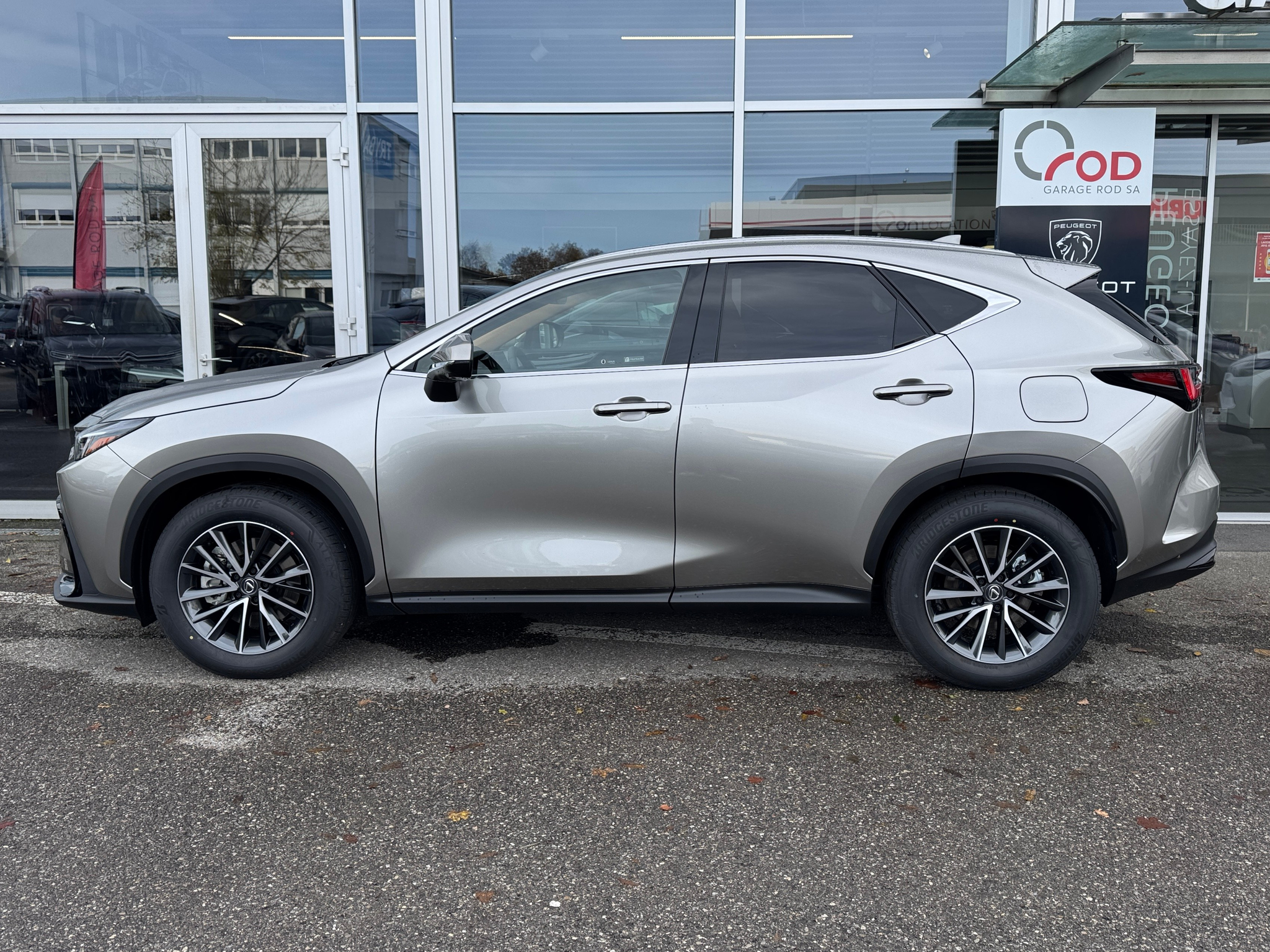 listing desktop thumbnail image 4