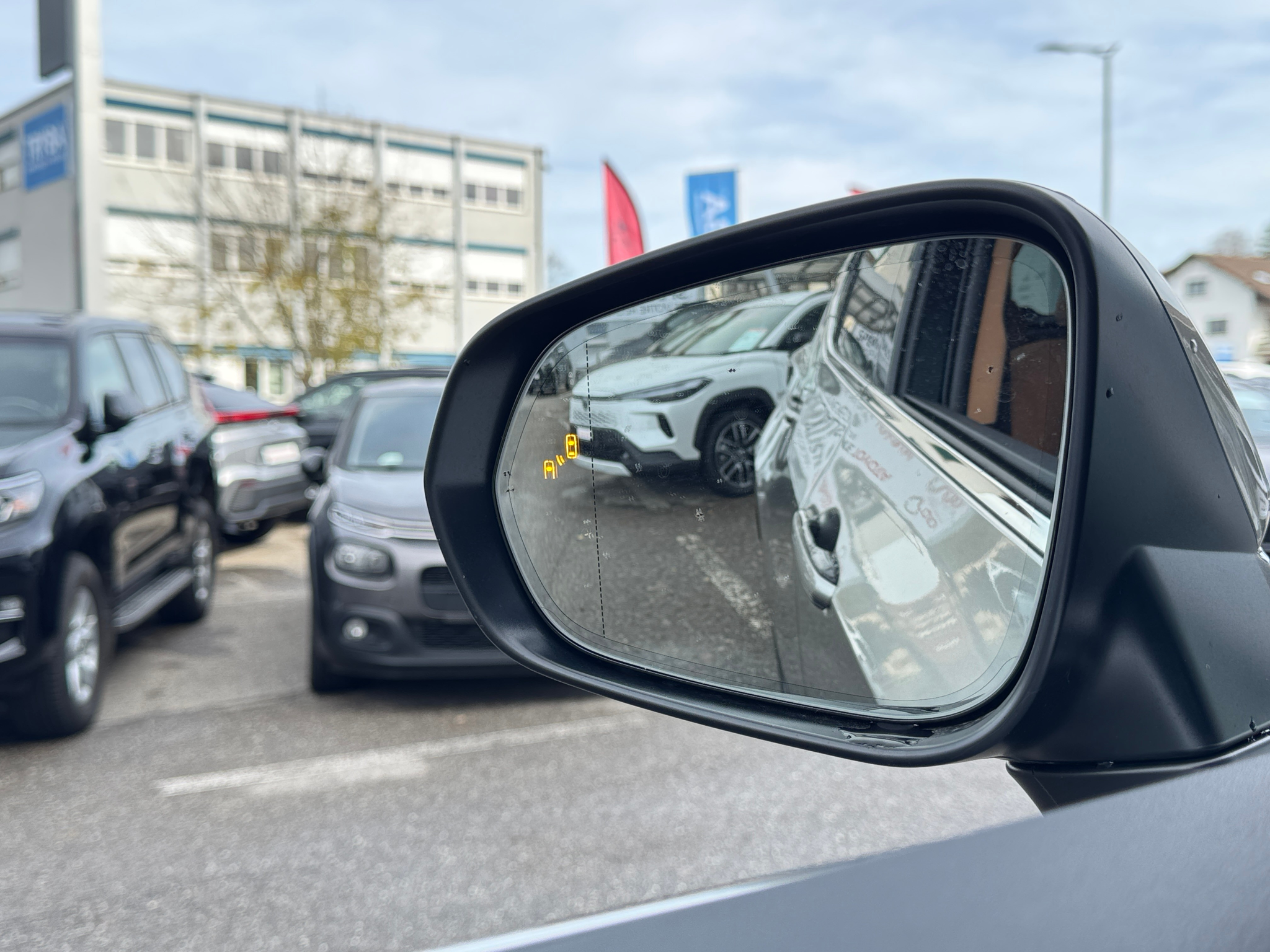 listing desktop thumbnail image 5