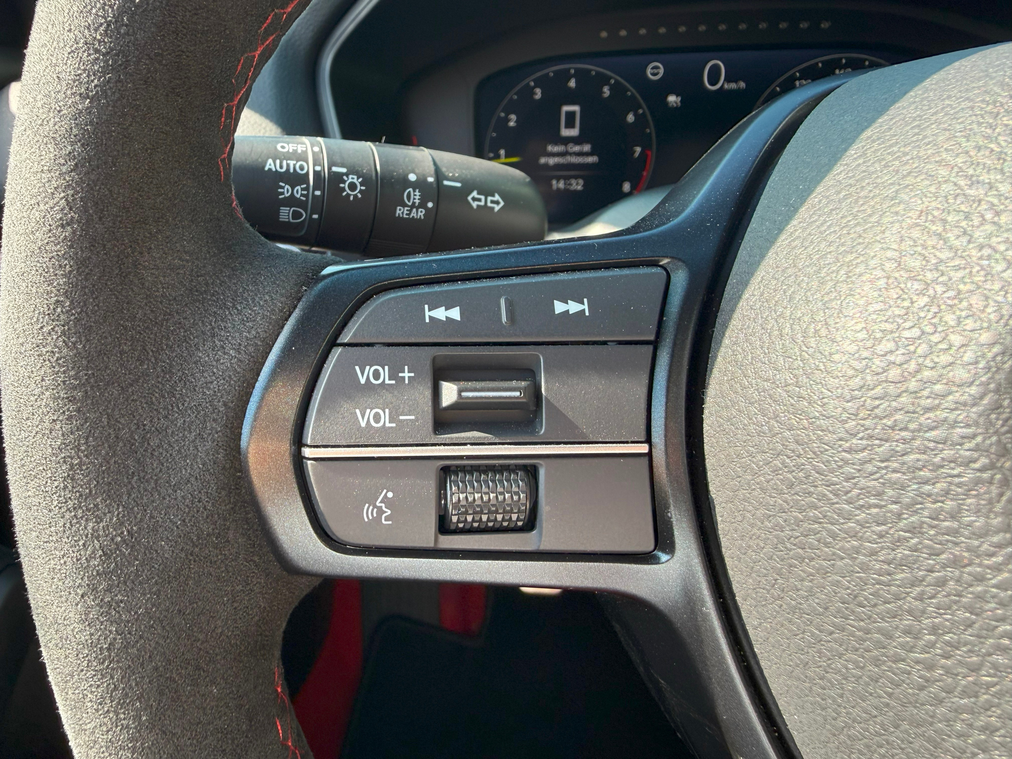 listing desktop thumbnail image 11