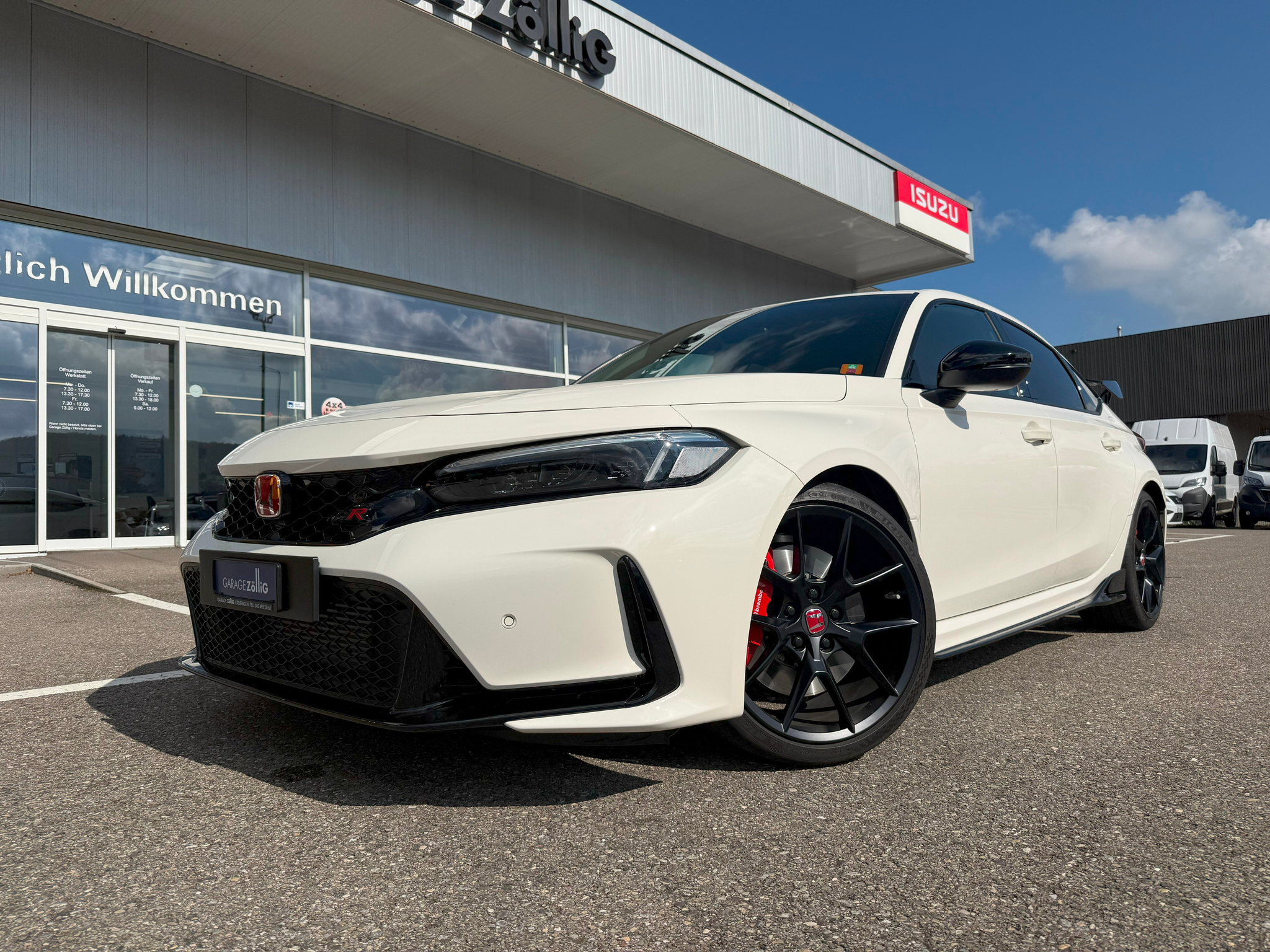 listing desktop thumbnail image 1