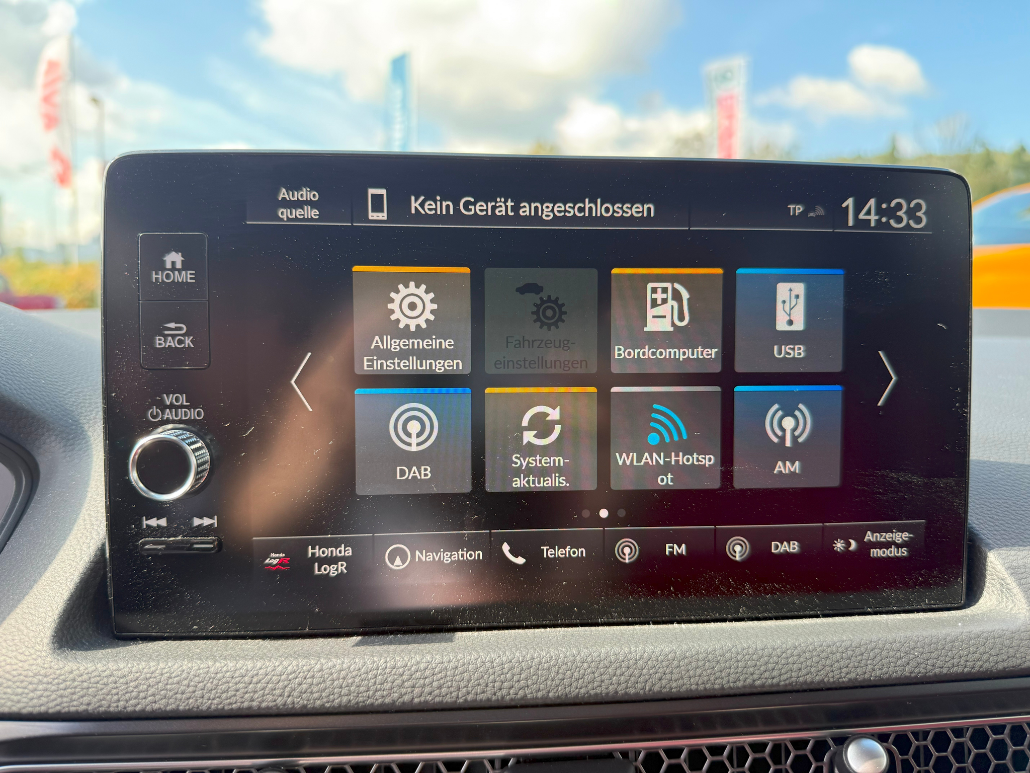 listing desktop thumbnail image 15