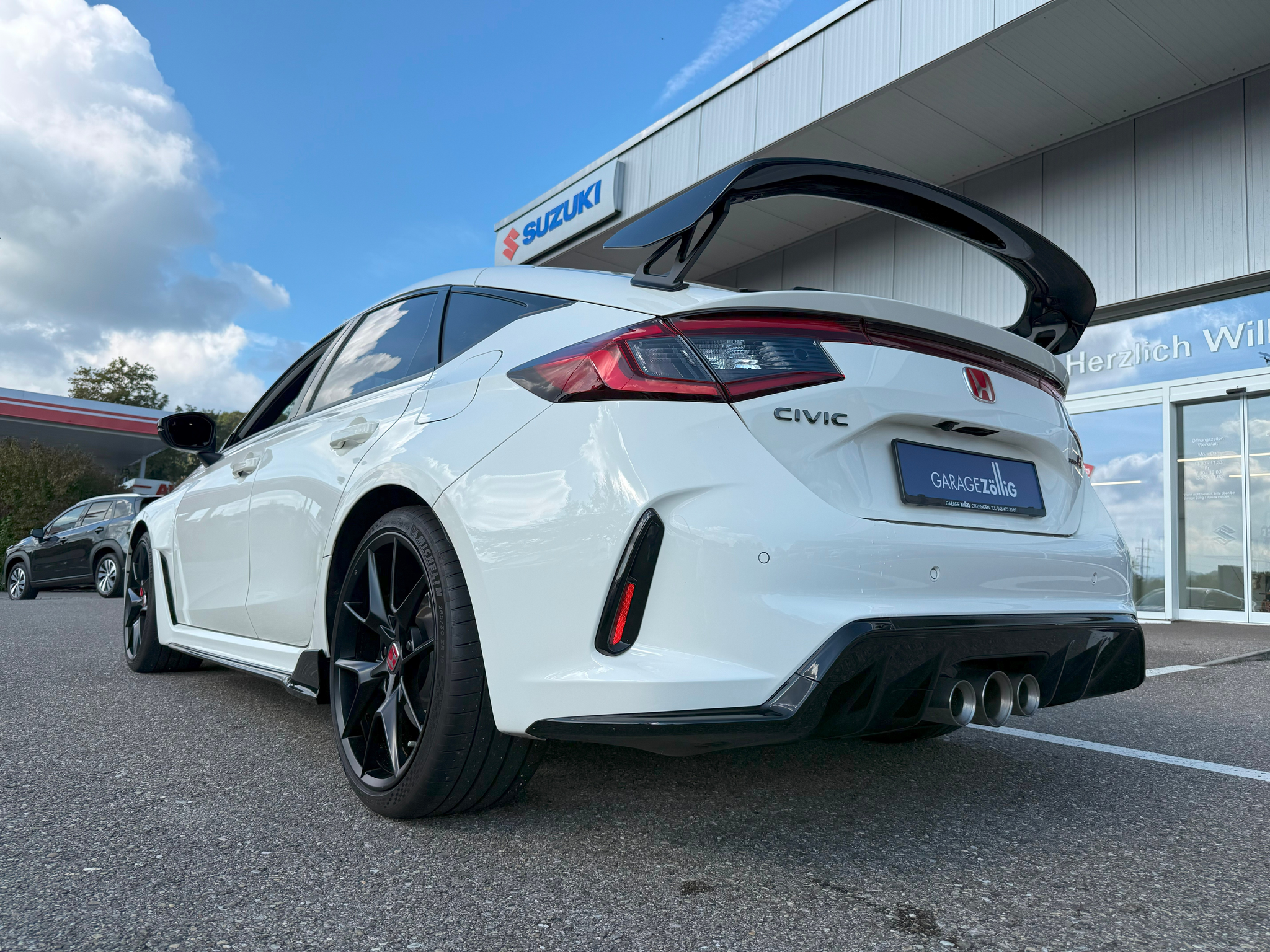 listing desktop thumbnail image 23