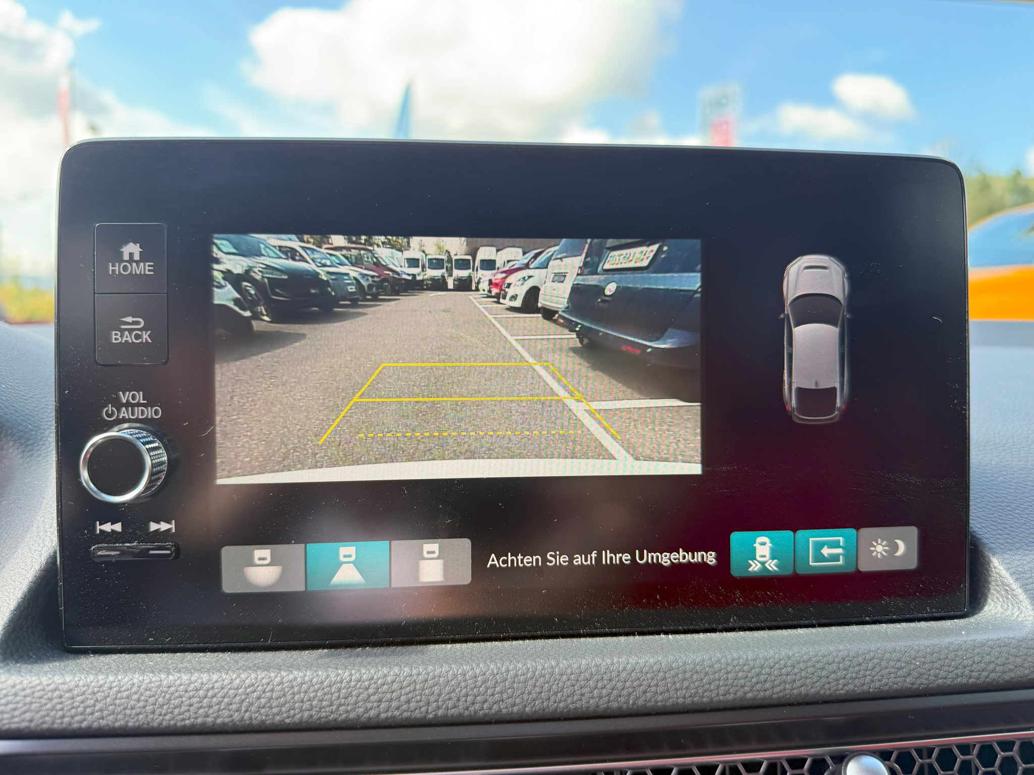 listing desktop thumbnail image 16