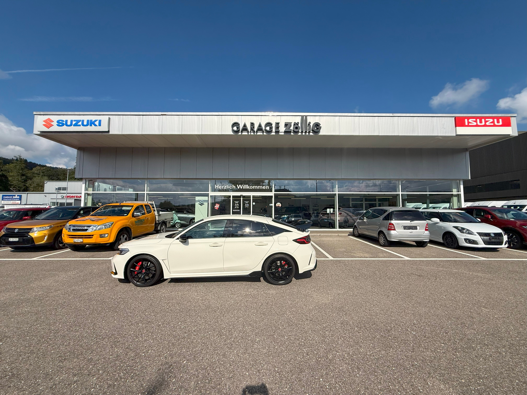 listing desktop thumbnail image 3