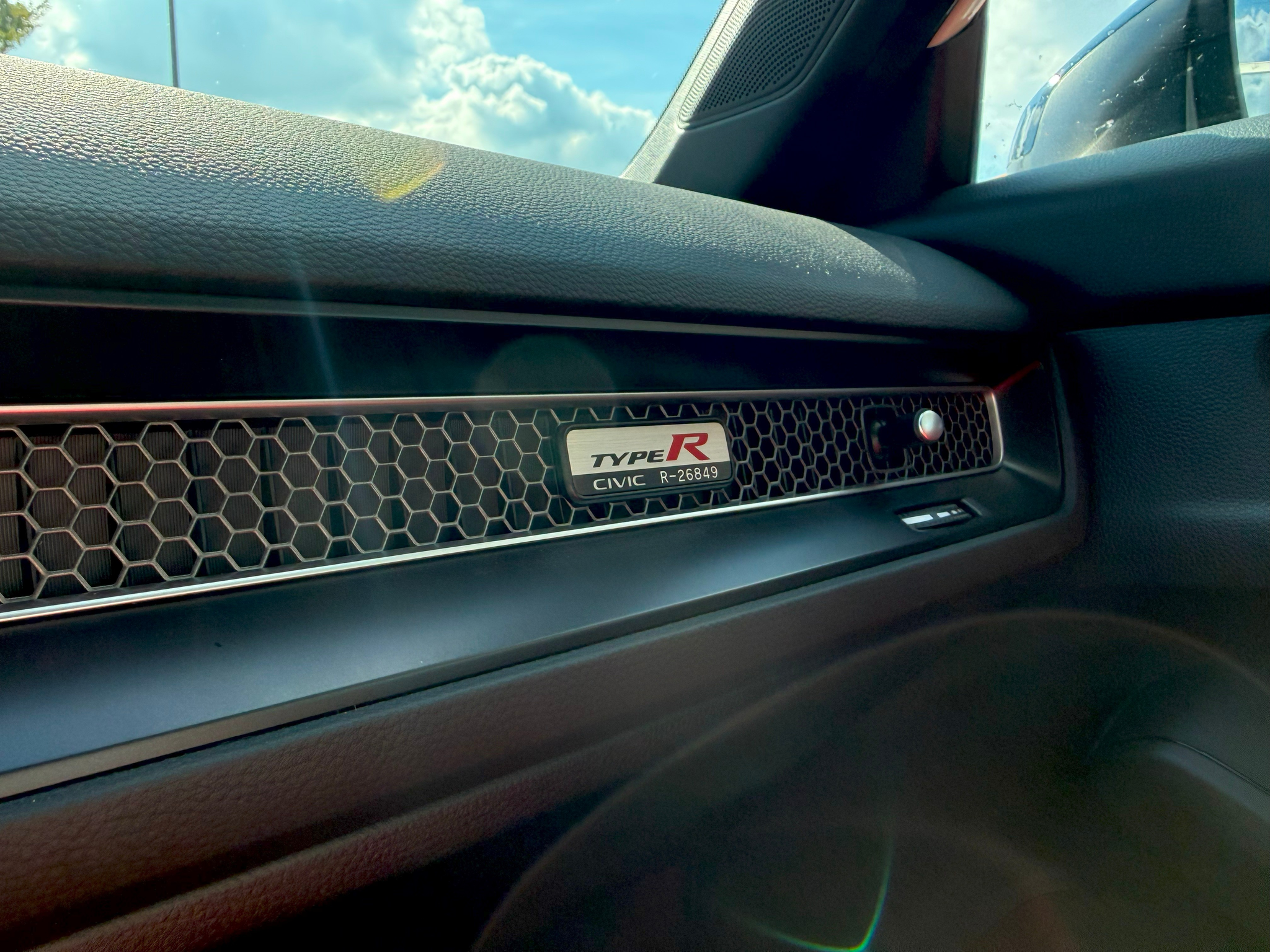 listing desktop thumbnail image 17