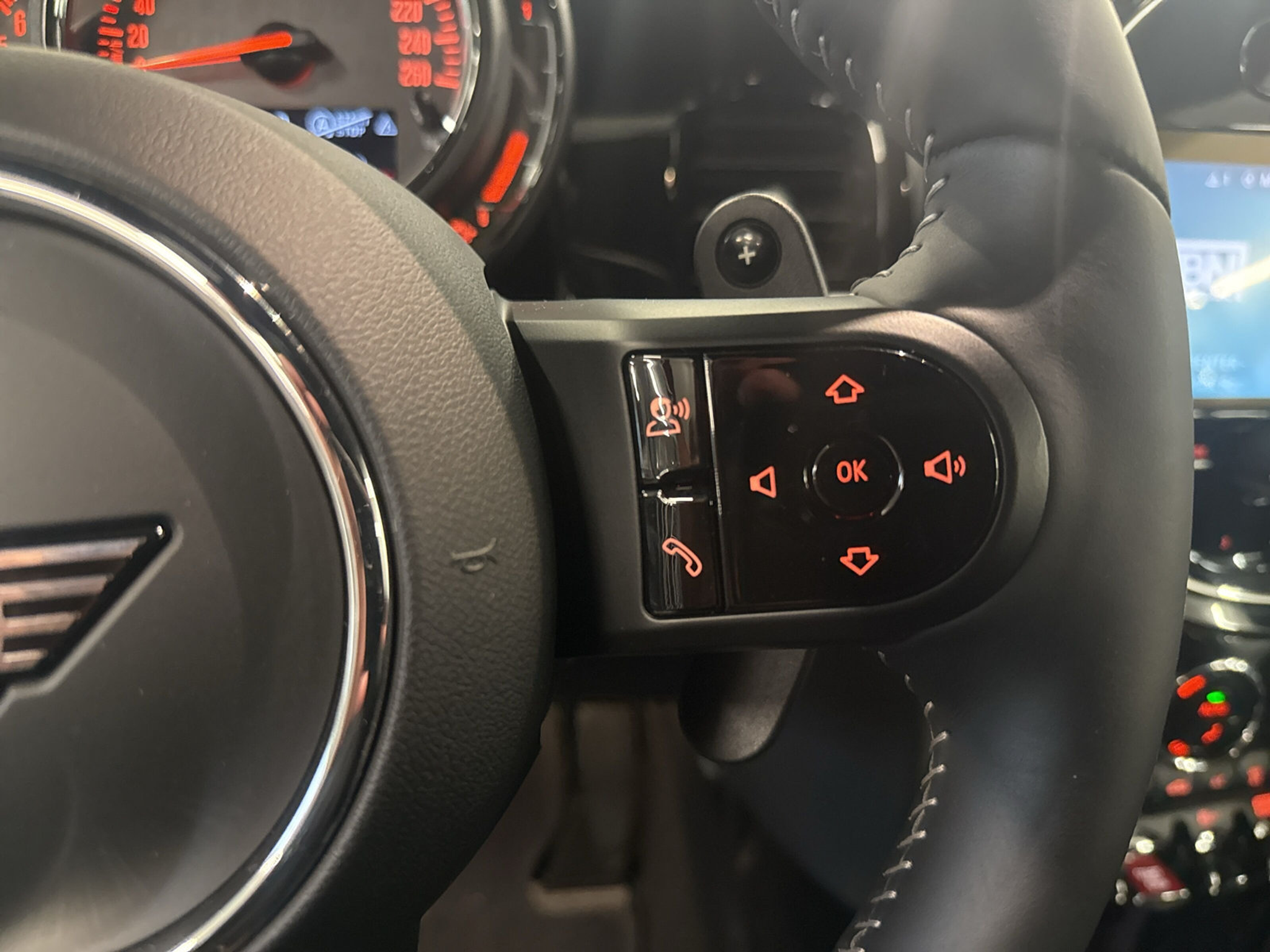 listing desktop thumbnail image 15