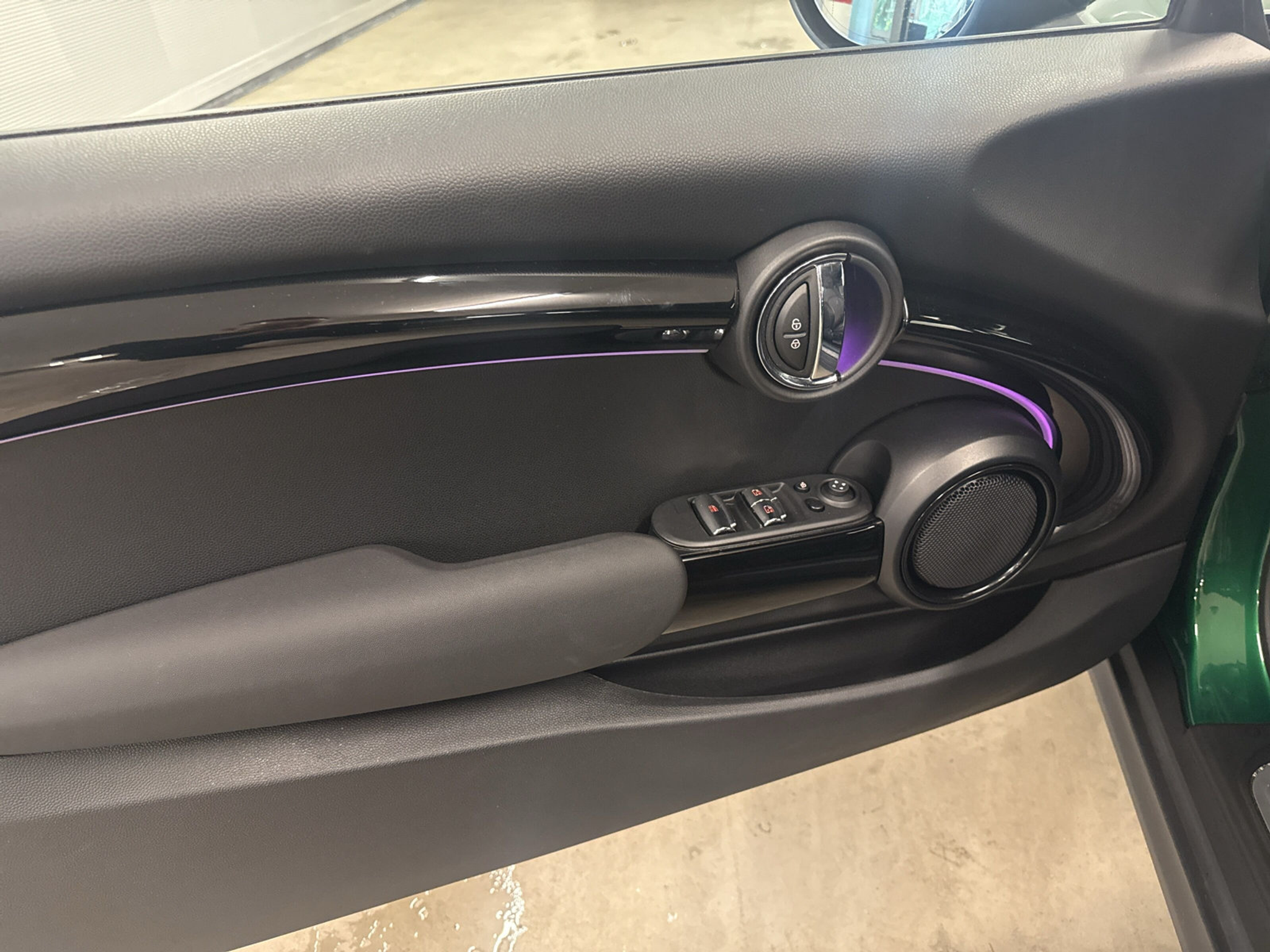 listing desktop thumbnail image 16