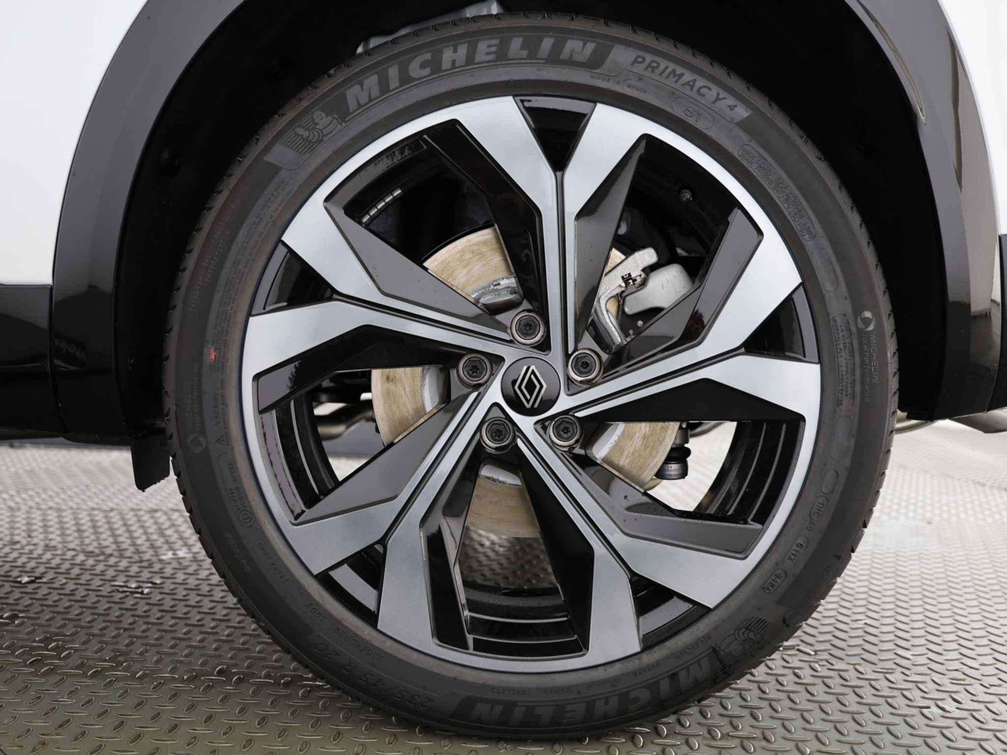 listing desktop thumbnail image 3